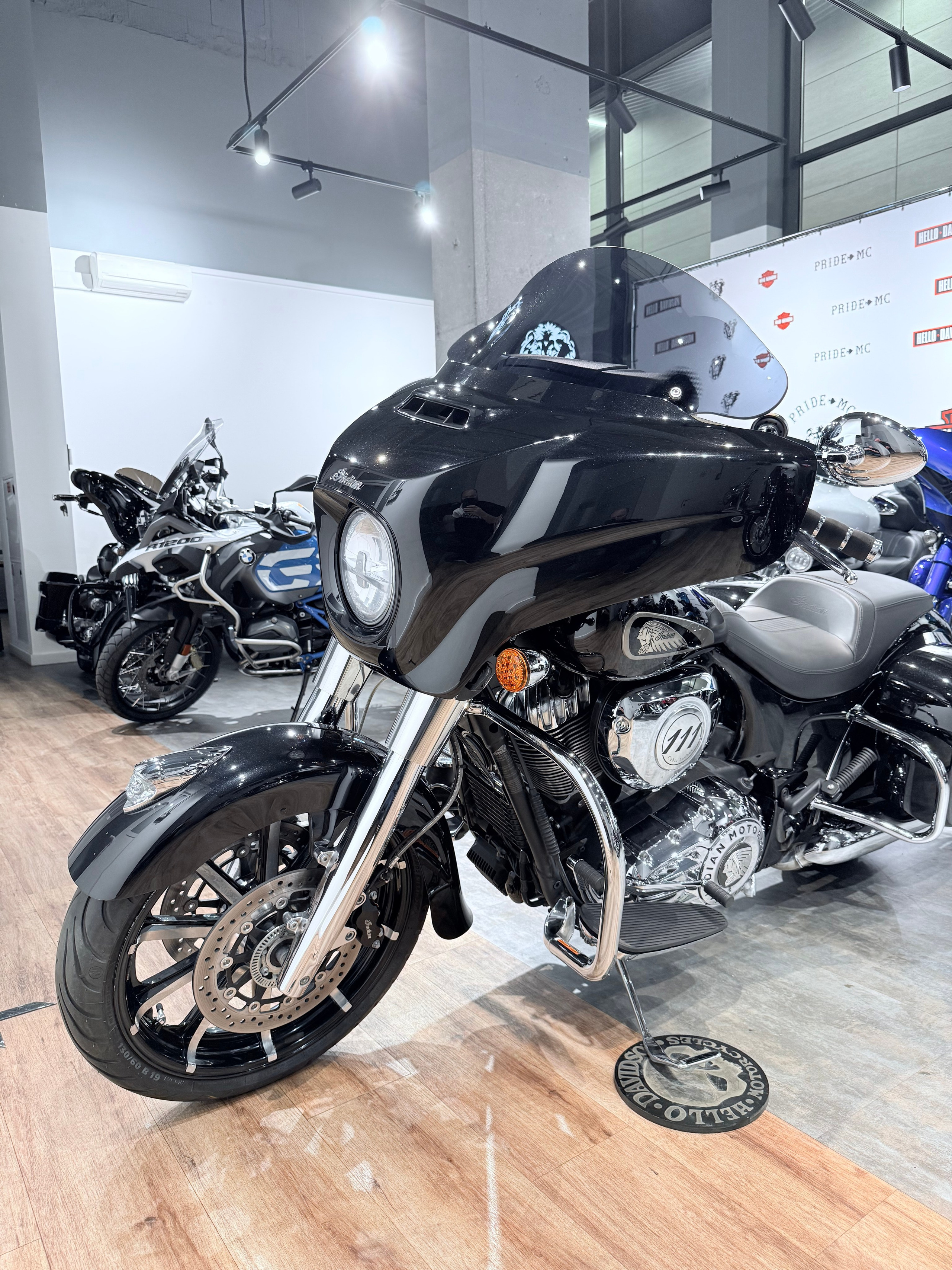 2019 Indian Chieftain Limited. Hello Davidson, Москва. Только хорошие мотоциклы…