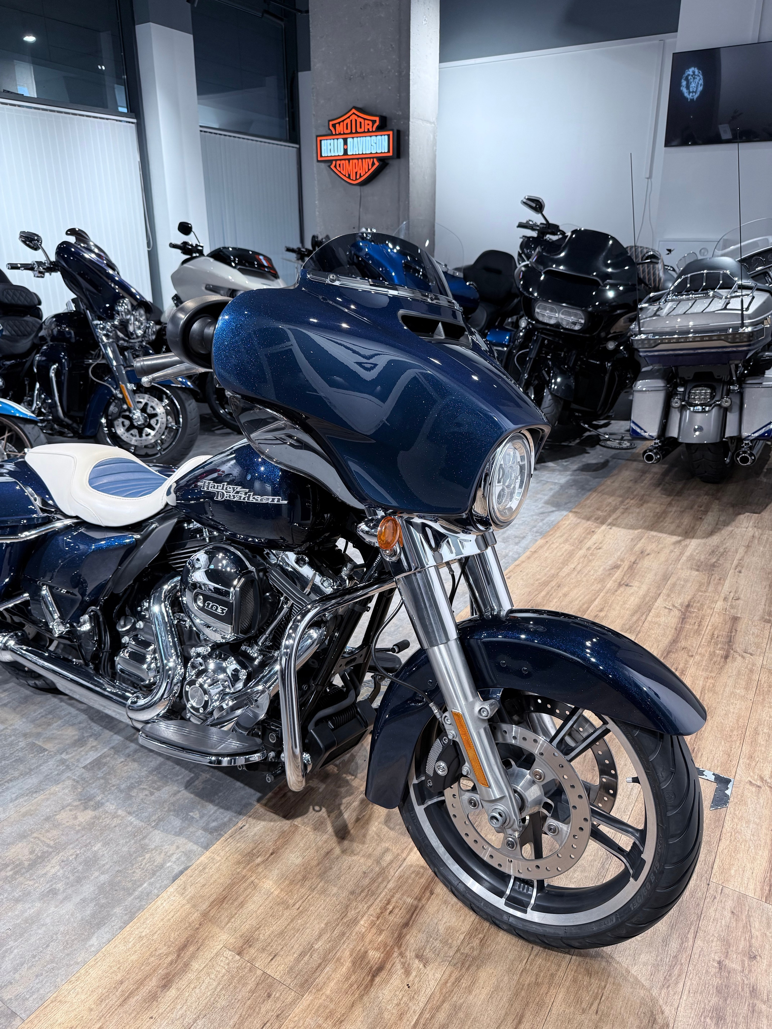 2014 Street Glide 103 ABS. Hello Davidson, Москва. Только хорошие мотоциклы…