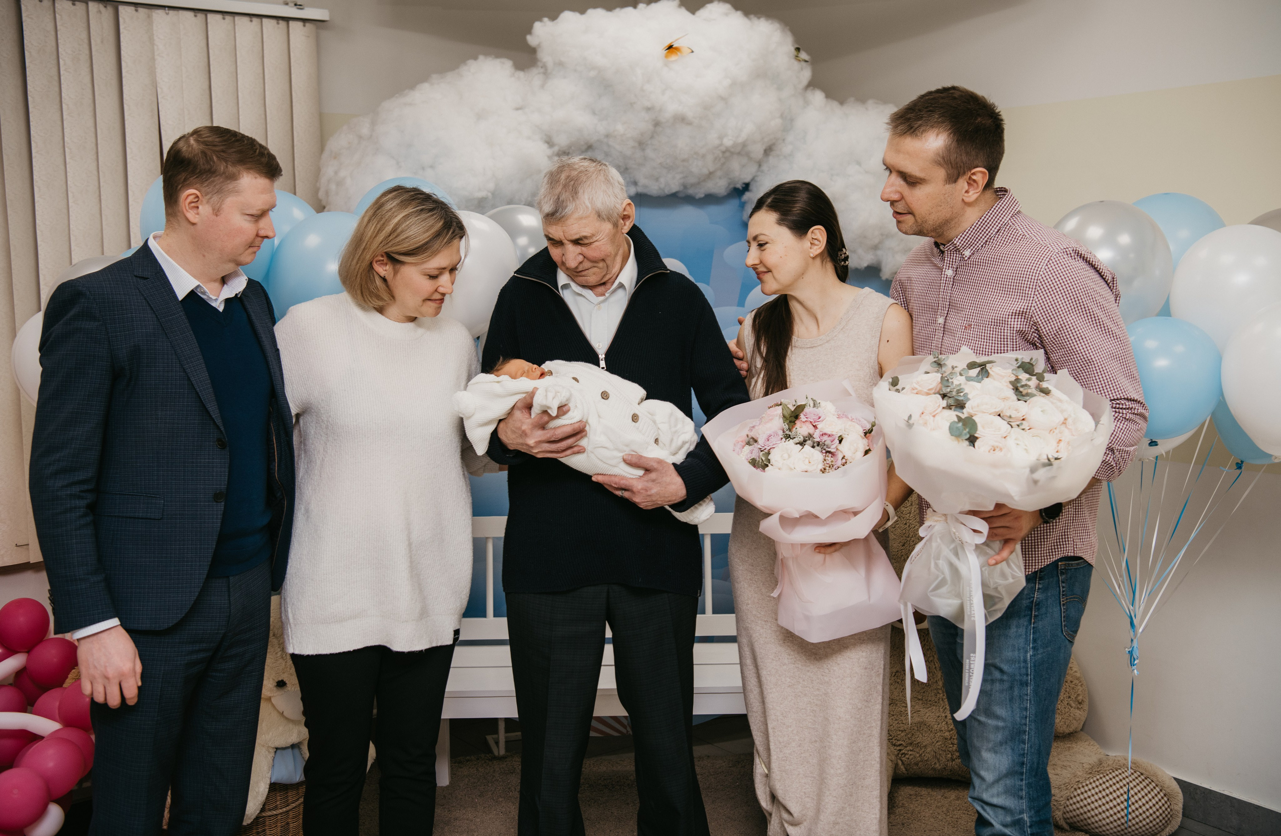 Выписка малыша. Мать и дитя на Севастопольском. Фотограф на выписку из роддома в Москве и МО