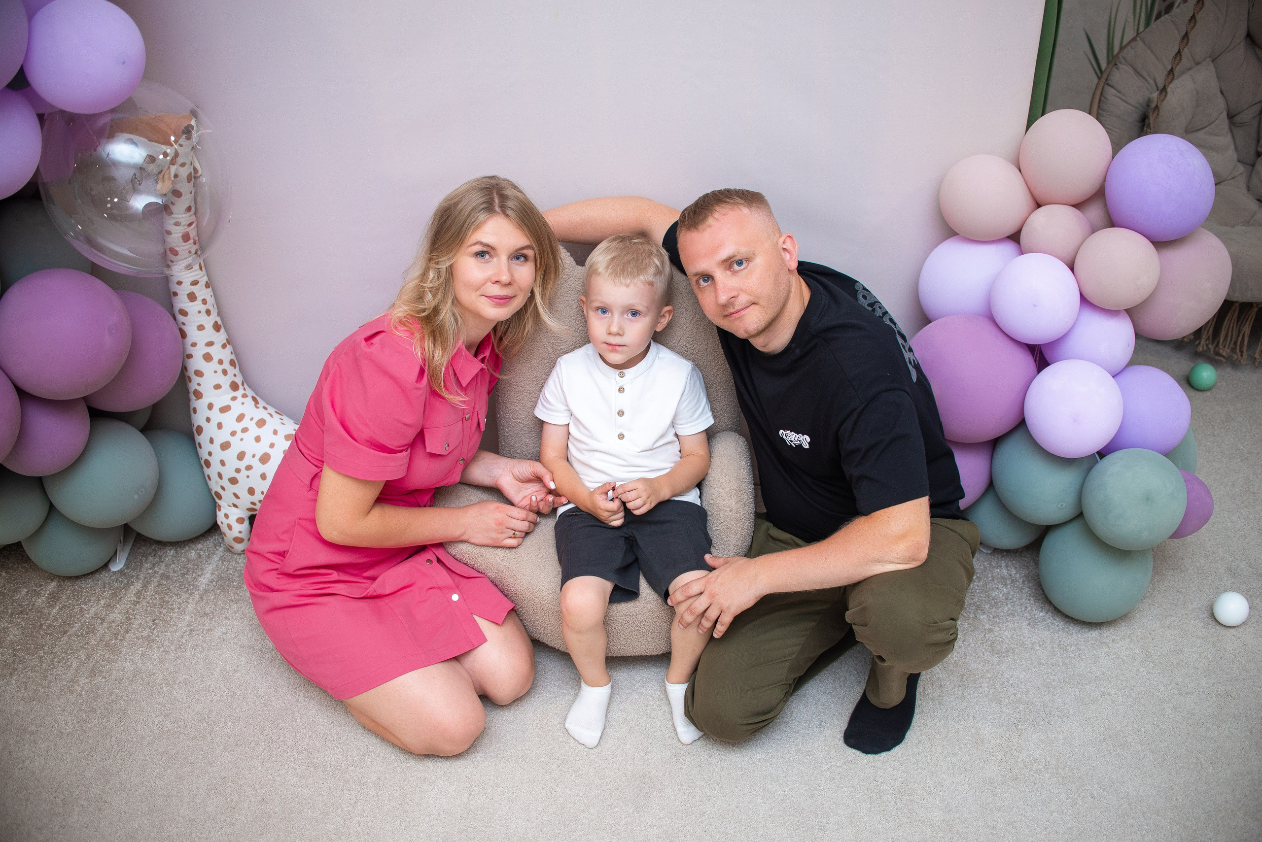 День Рождения Лёвы в Симбе. Семейный фотограф на выписку из роддома и крещение Минск Настя Гришук