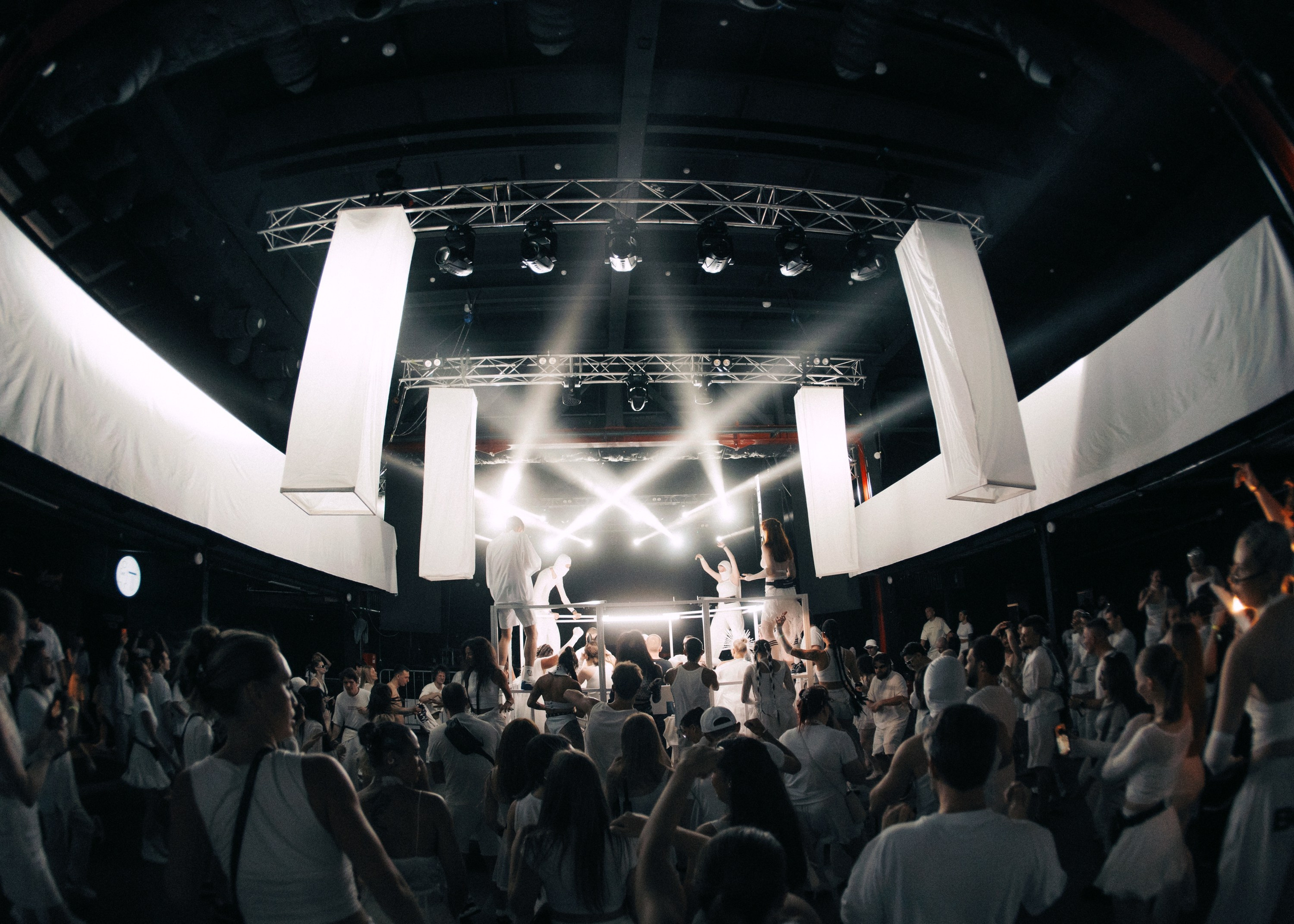 INWHITE | SMENA HARD STAGE. Annyshka