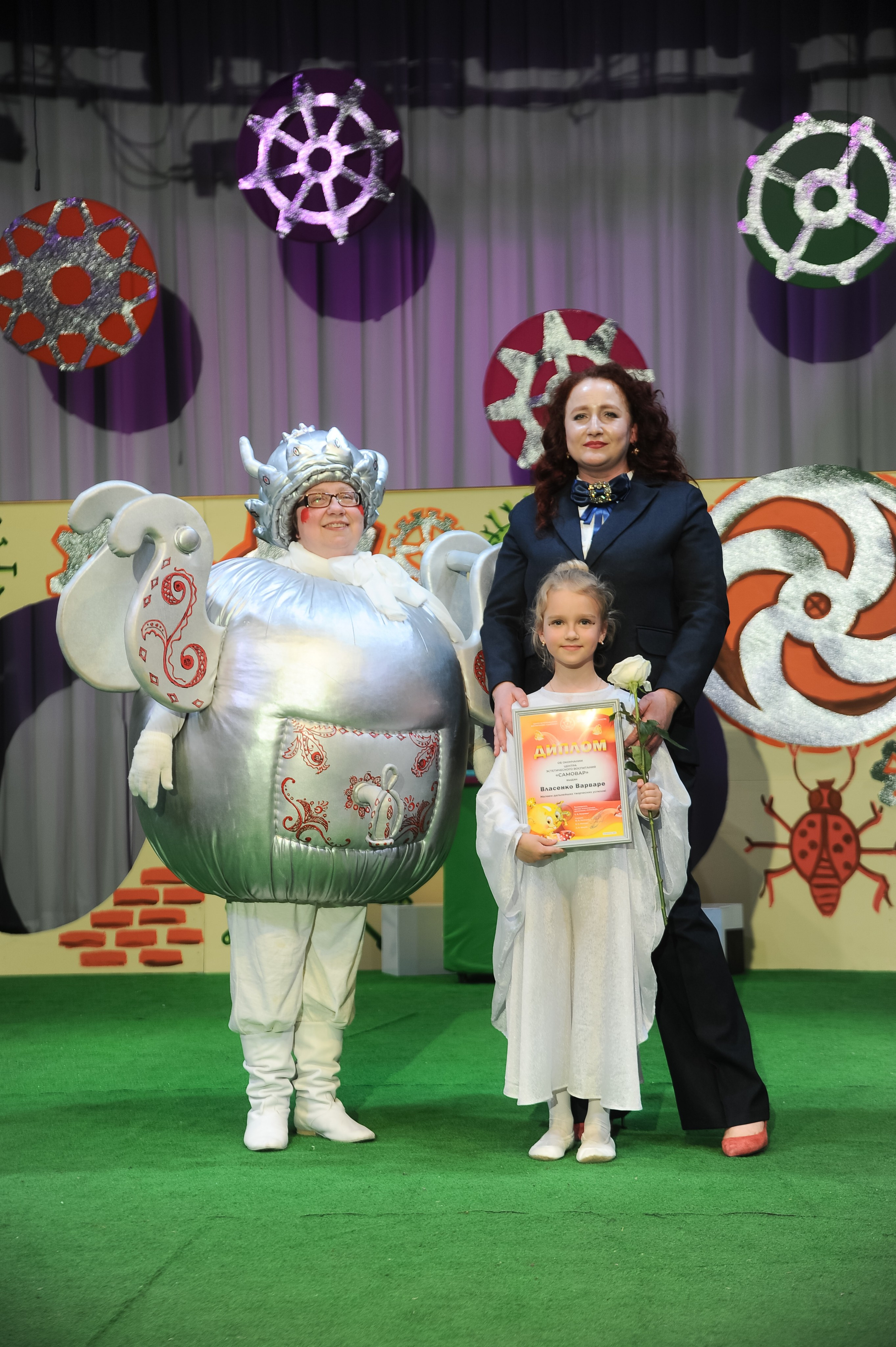 Выпускной 2025, детский центр «Самовар». Фотограф Олег Юршевич Солигорск Минск