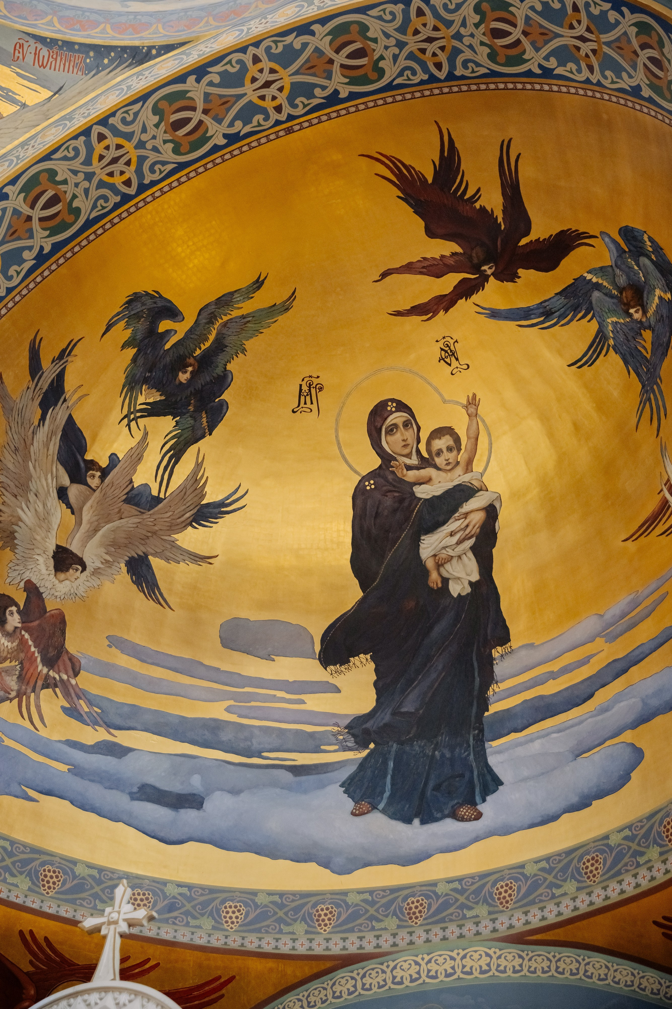 Храм Христа спасителя в Сочи. Семейный фотограф на крещение и венчание