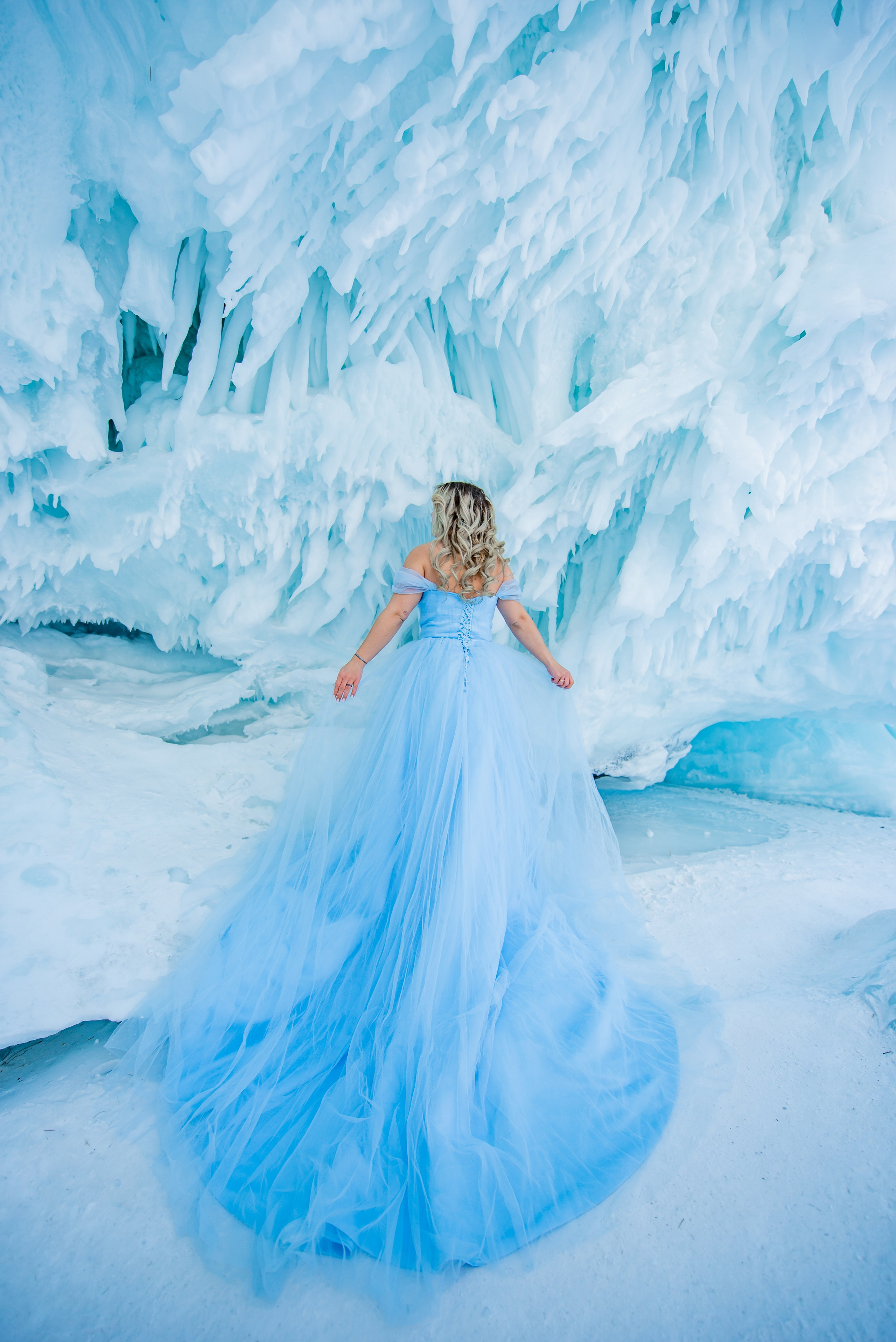 Фотосессия на Байкале в платьях