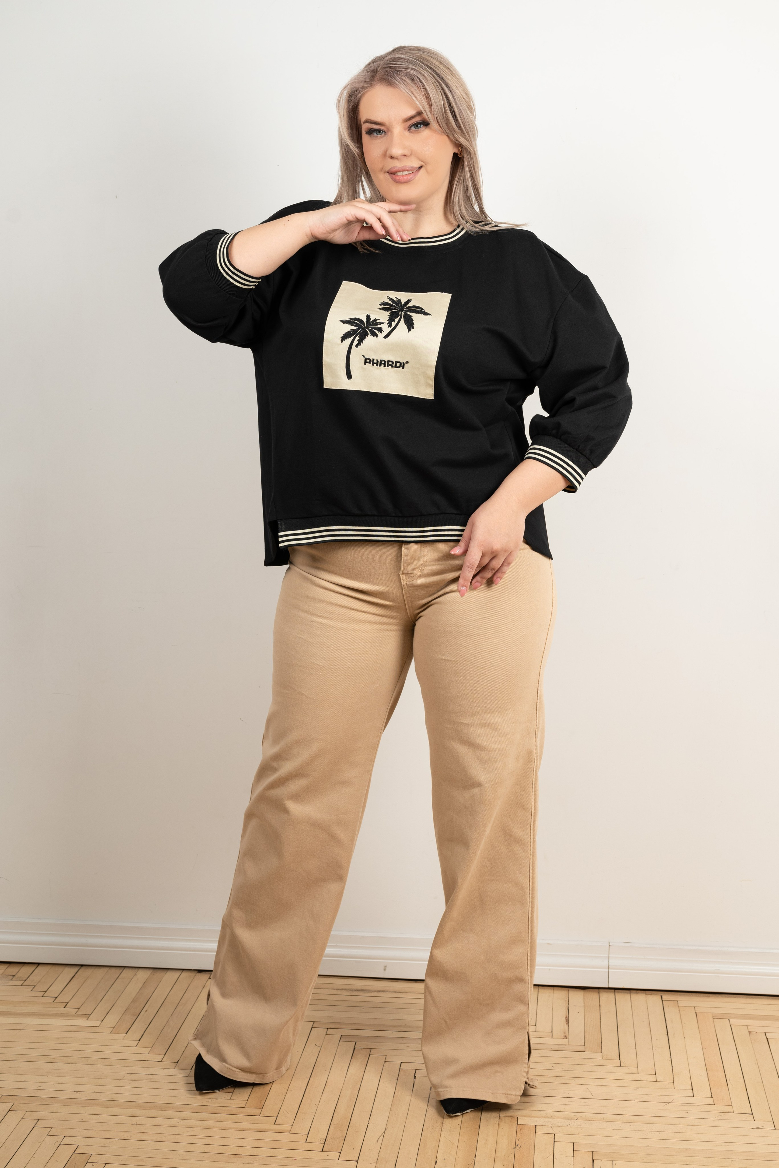 Футболки и костюмы plus size. Предметный фотограф, фото для маркетплейсов Пятигорск, КМВ