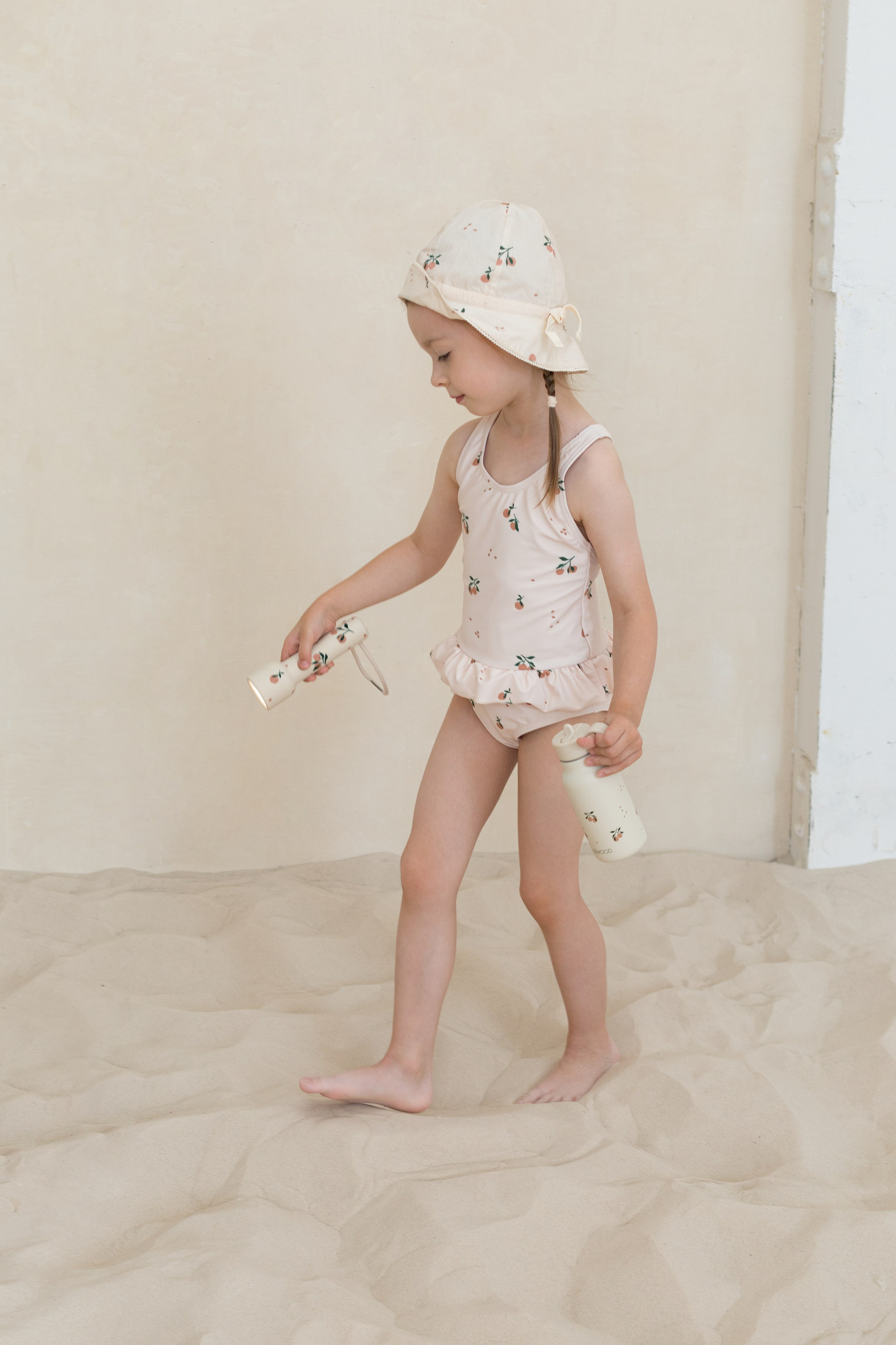 Фотосессия в песке для детского бренда. Детский и контент фотограф Надя Волкова Санкт-Петербург