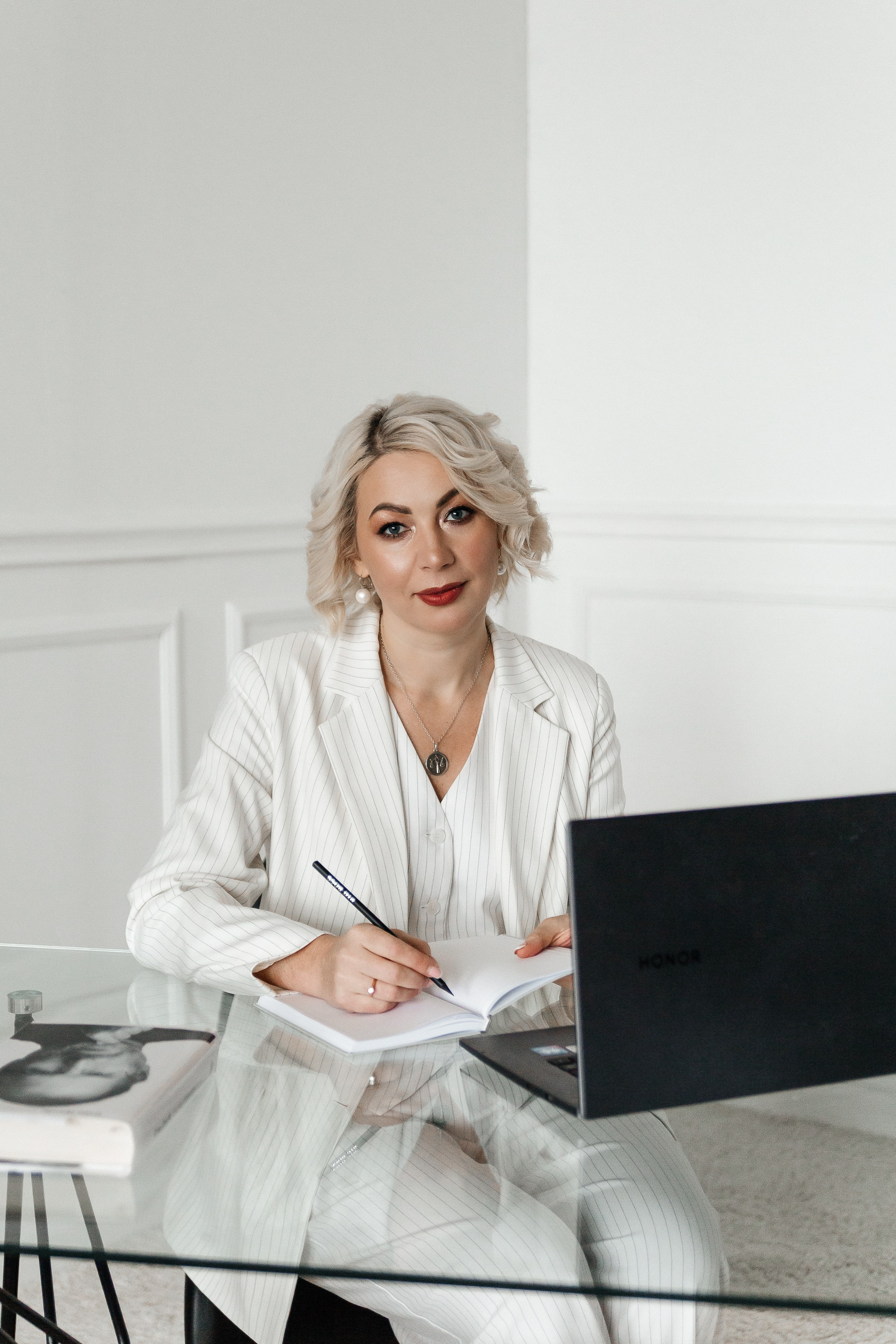 Сьемка для юриста Алены Федосеевой. Фотограф Ольга Кудрявцева. Профессиональная фотосъёмка в Калининграде