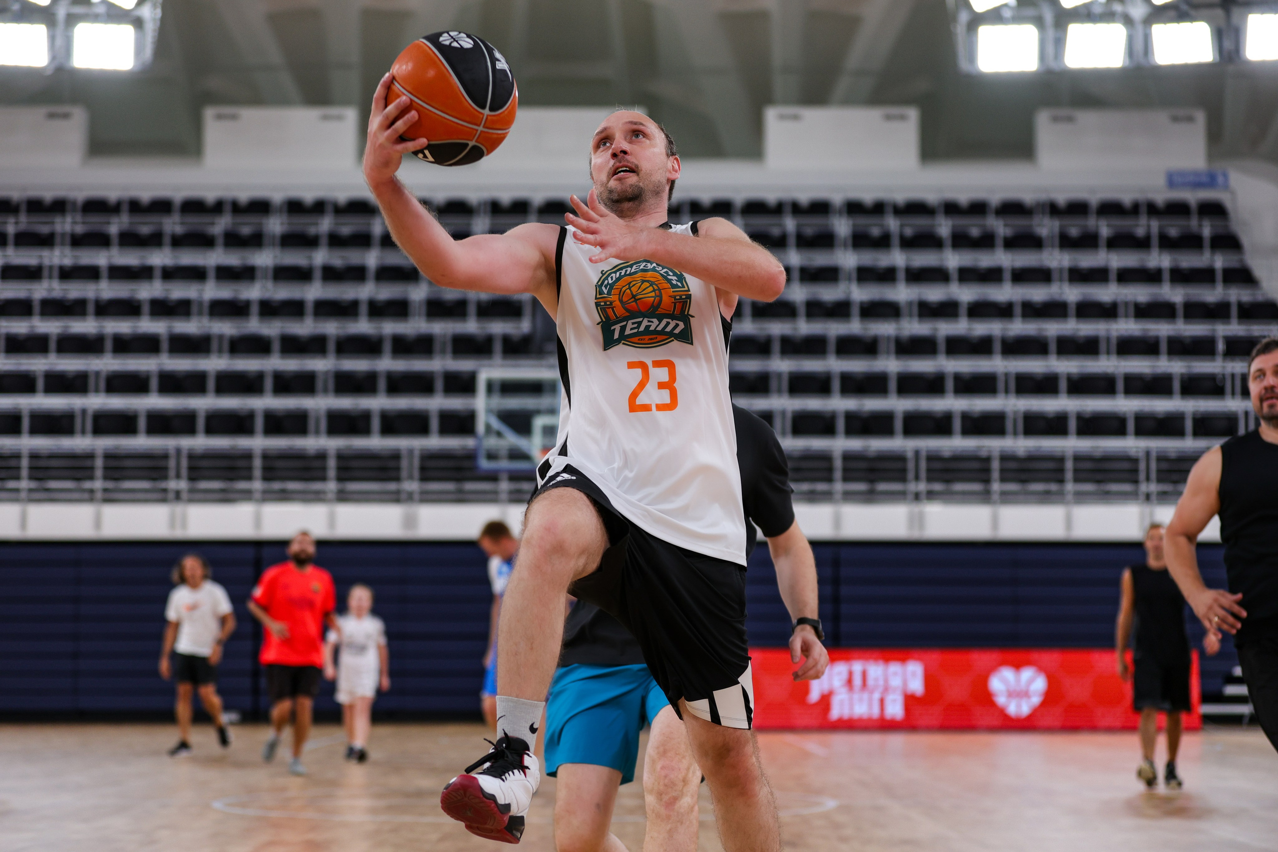 День рождения на баскетбольной площадке. Фотограф в Москве портреты | репортажи | спорт