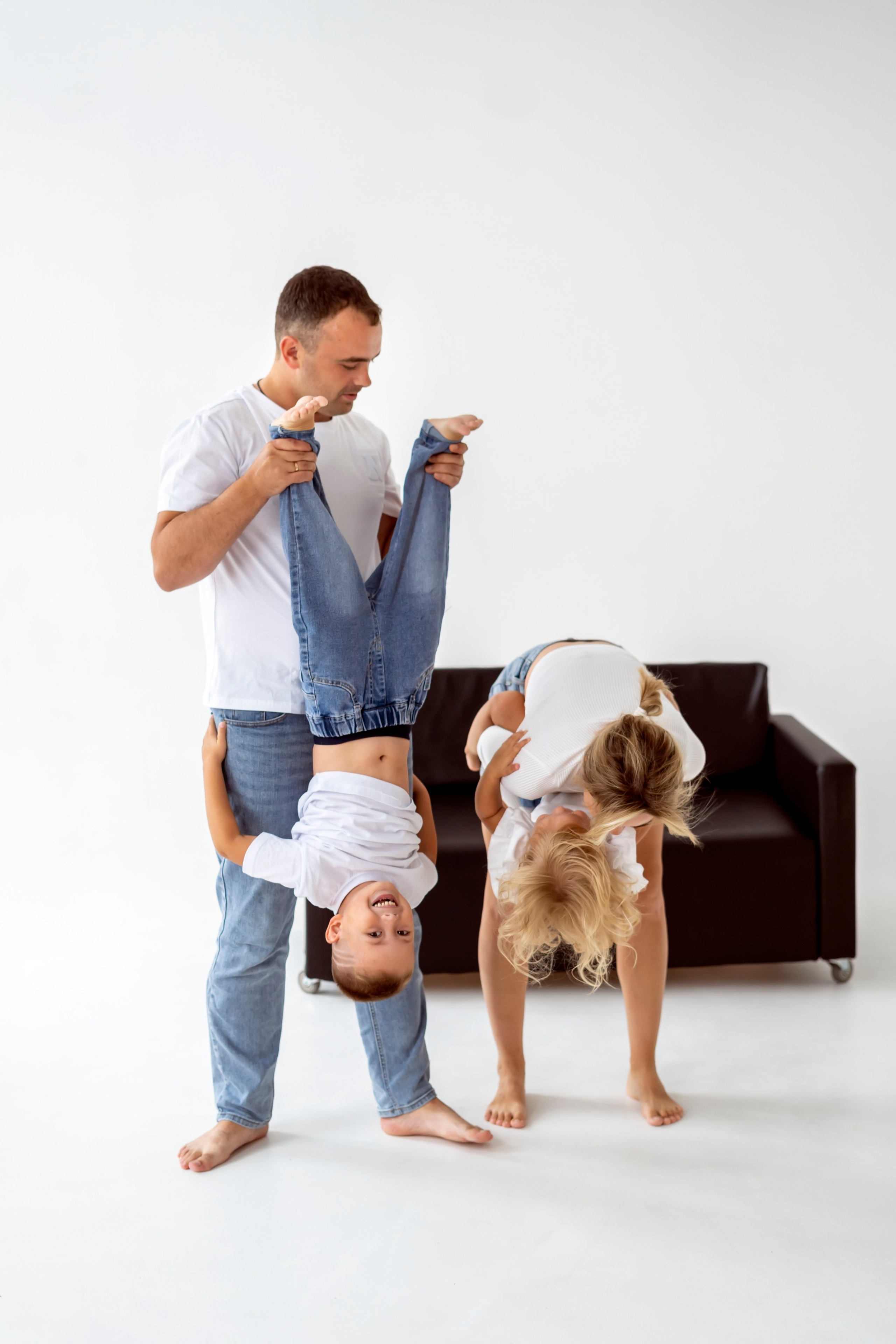 Семейная съёмка на циклораме. Семейный и детский фотограф в Хабаровске Анна Гриневич