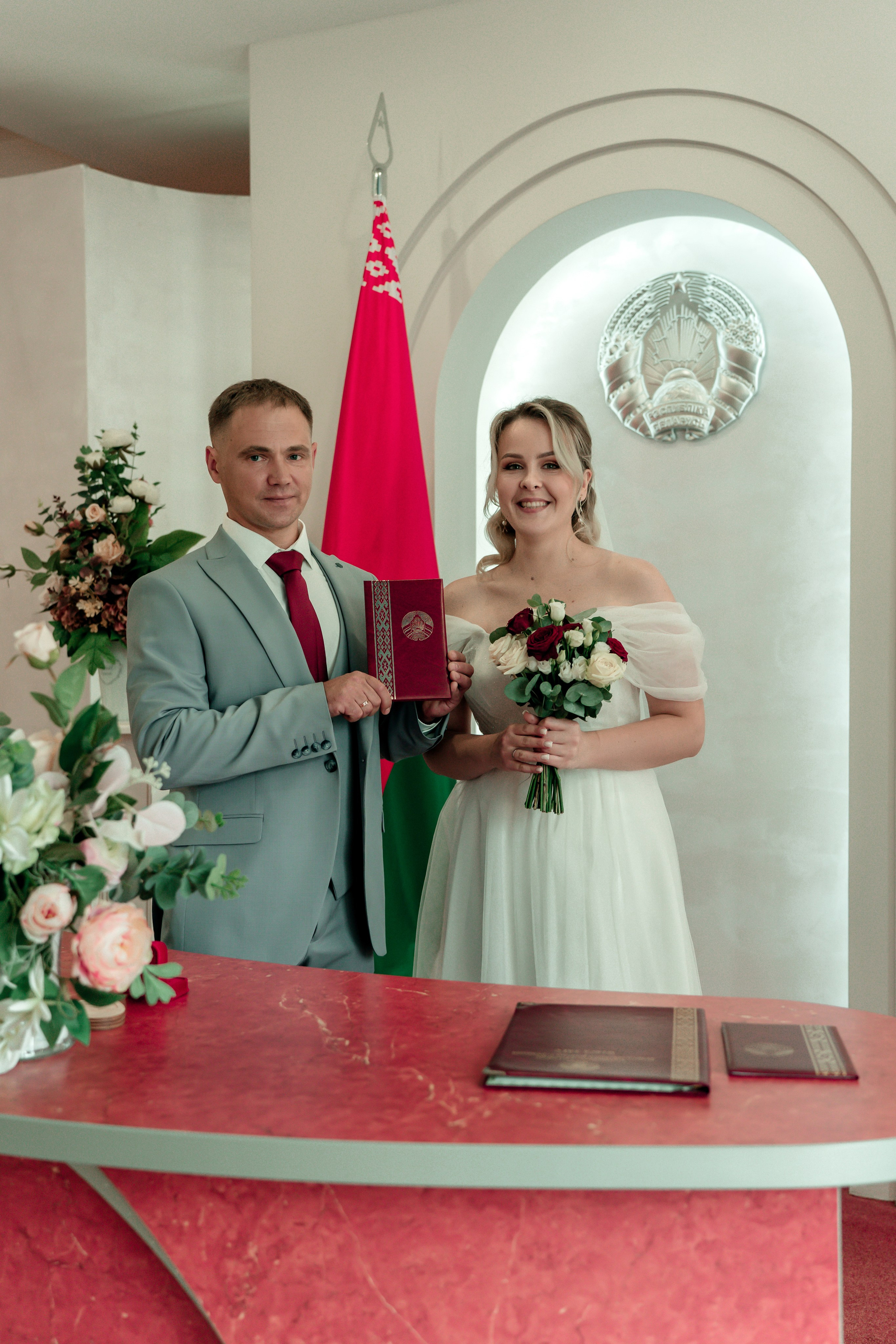 ЗАГС Партизанского района (большой зал). Ваш семейный фотограф в Минске — Вика Трегубова