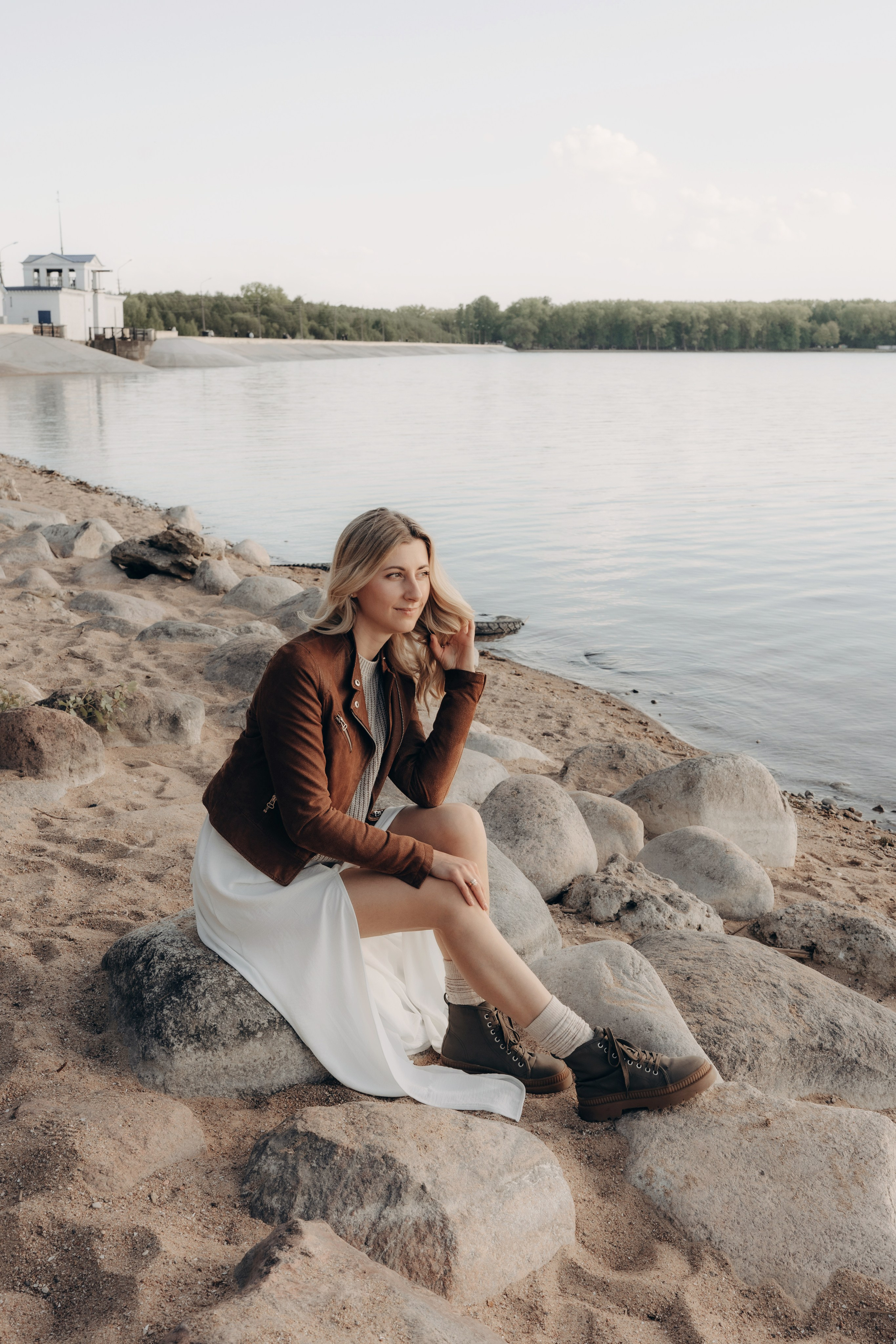 Весеннее тепло семьи на берегу Минского моря. Ваш семейный фотограф в Минске — Вика Трегубова