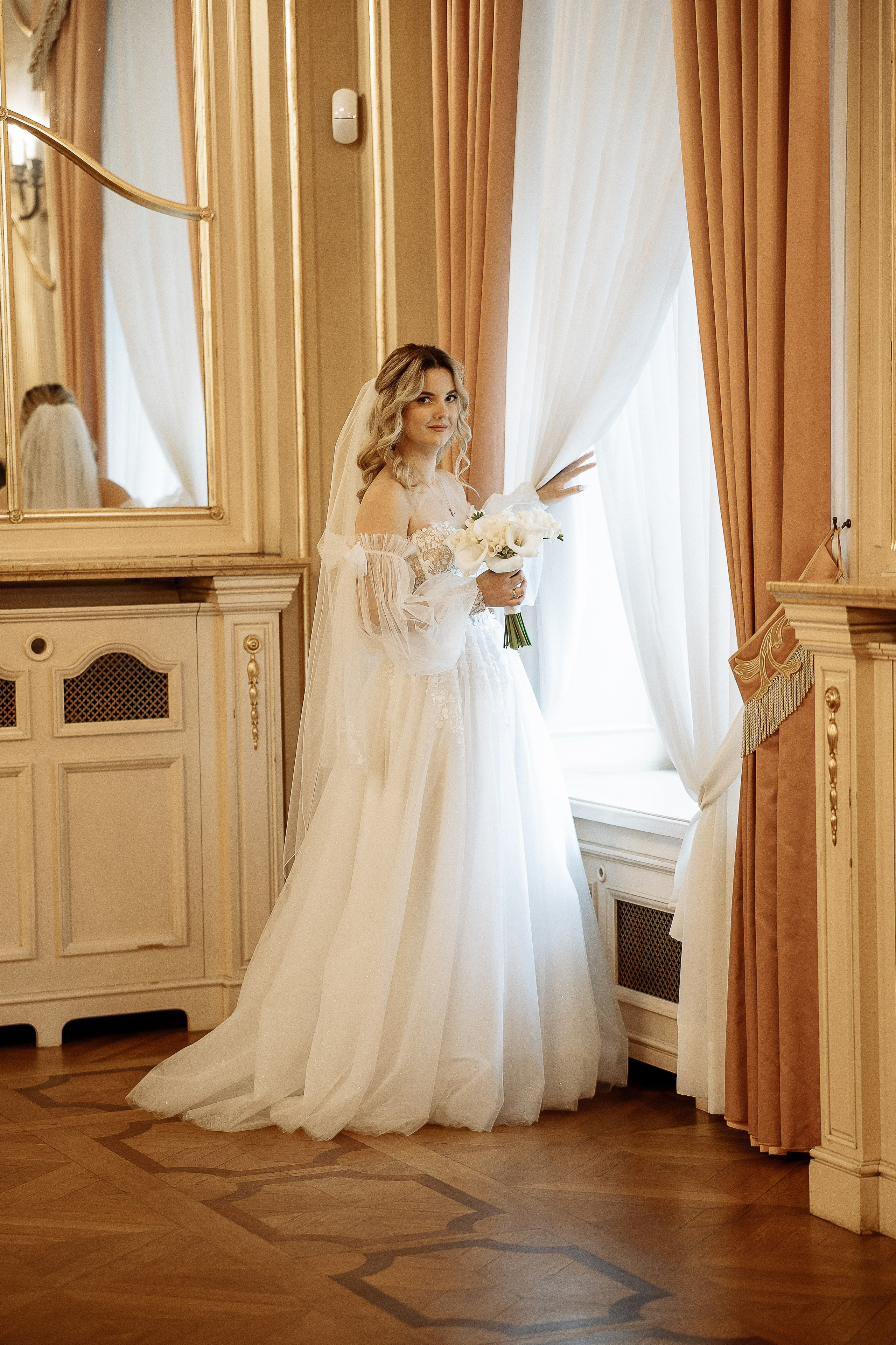 Ślubna sesja zdjęciowa w Muzeum. Свадебный фотограф Варшава Лодзь Польша Елена Юцова