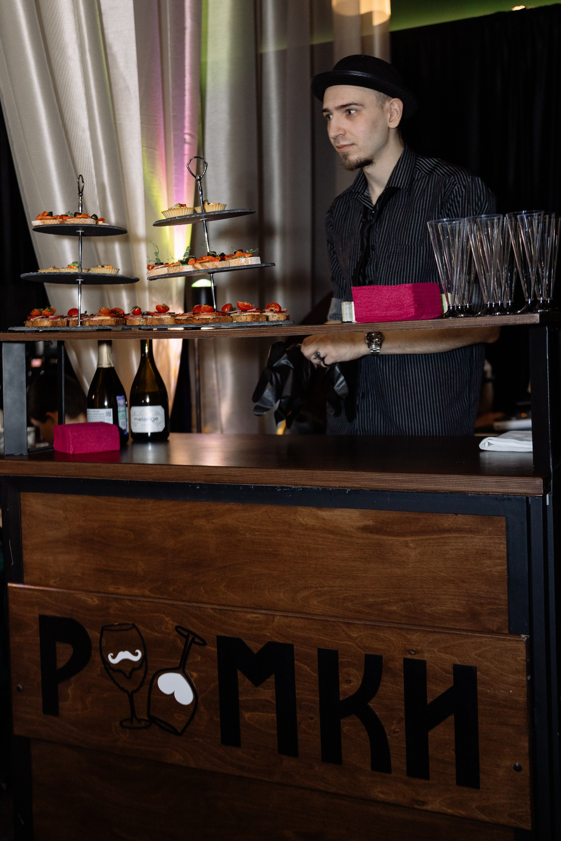 Поэтический вечер с Игорем Бушмелевым и Никой Станиславчик. Фотограф Юлия Мальцева