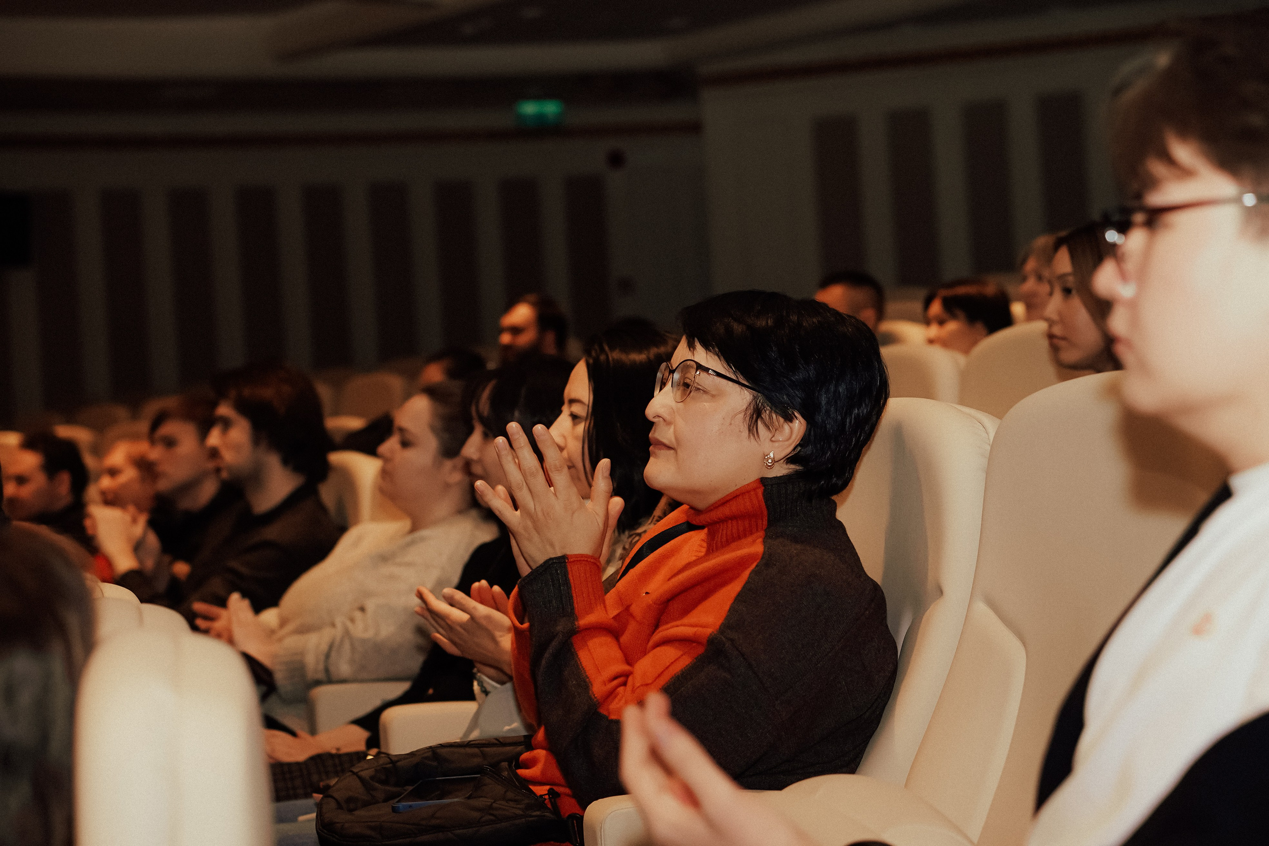 Казахстанские страницы (презентация книг). Крис Богомазова