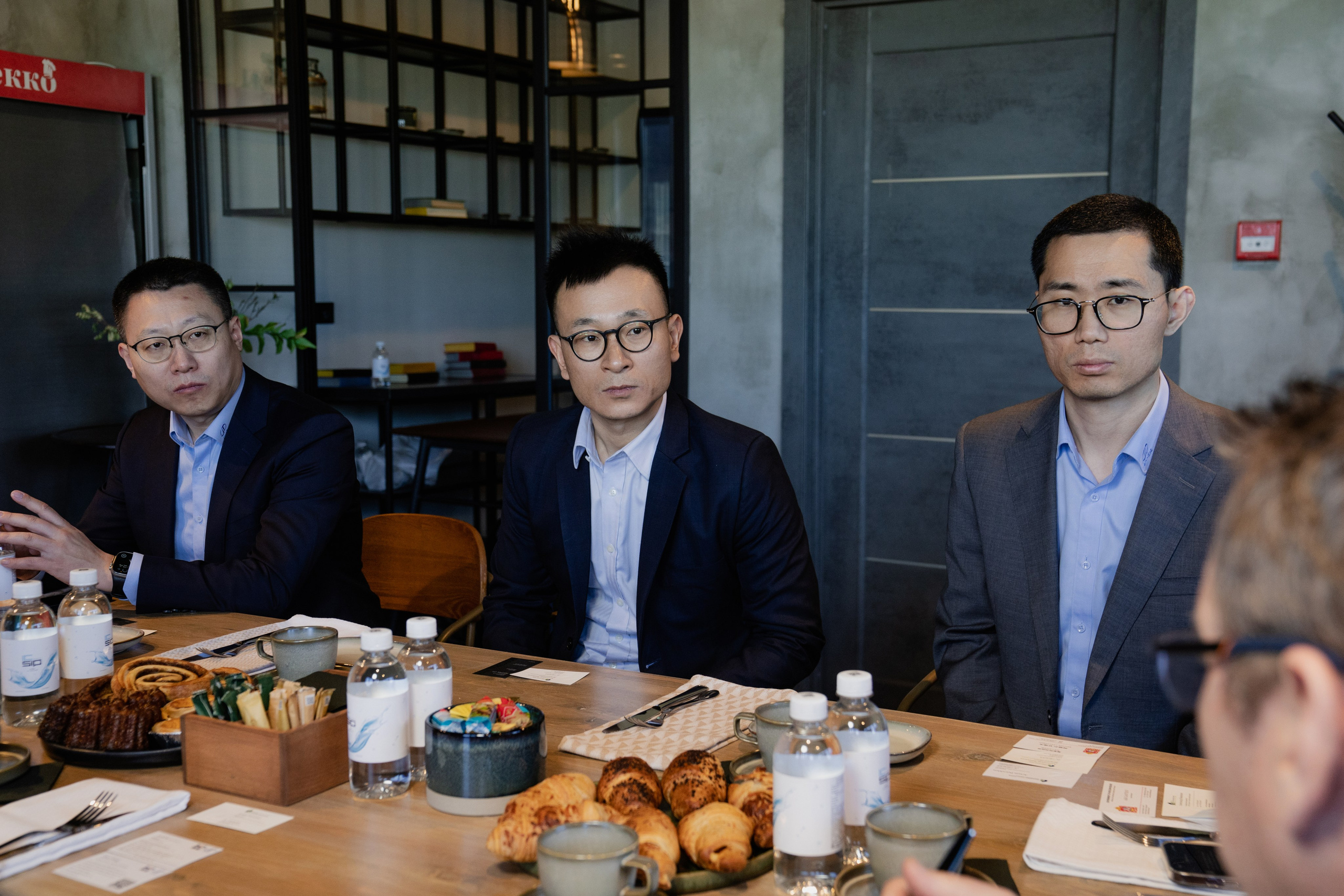 Деловая встреча. Yankovski_001