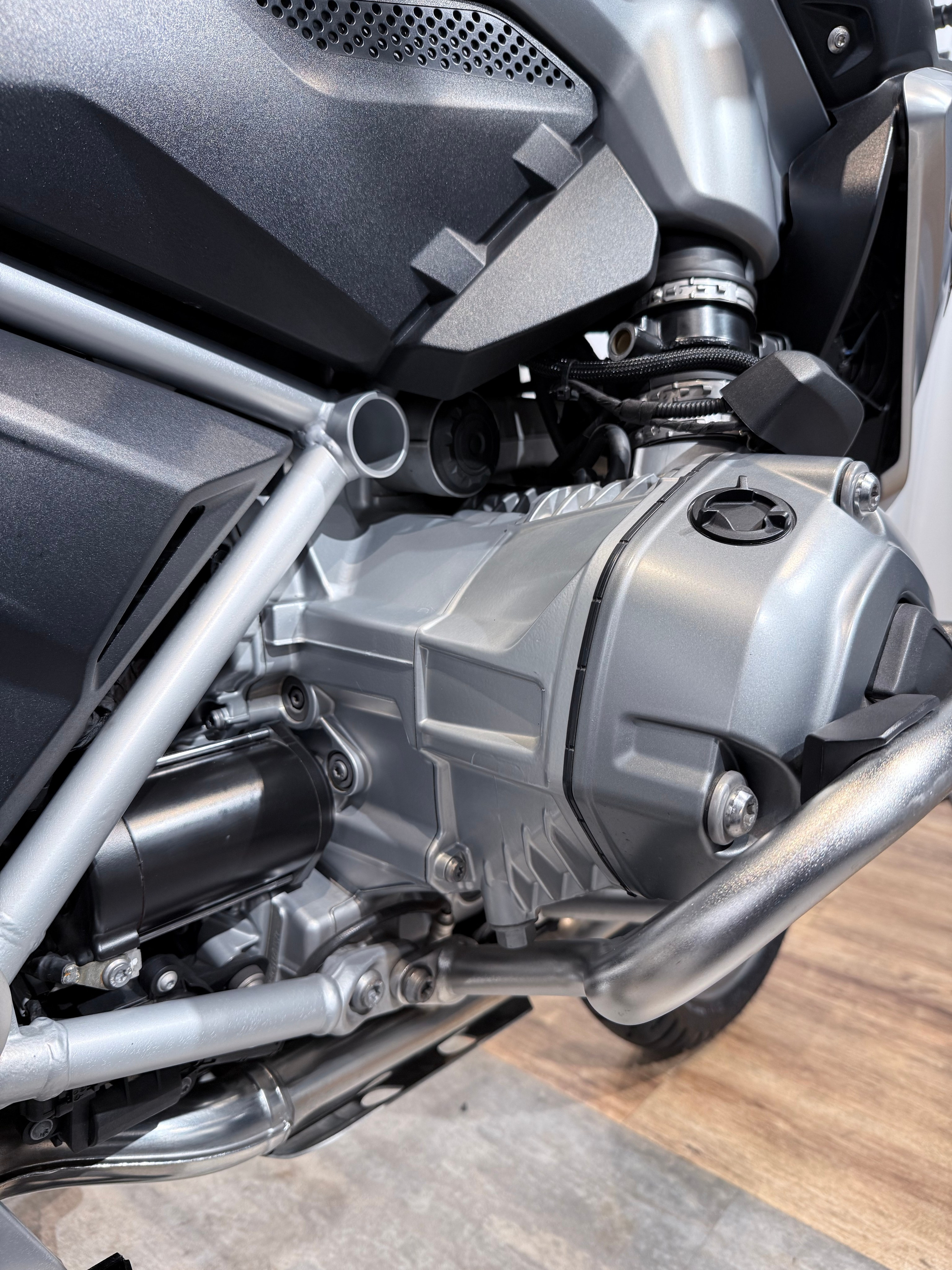 BMW R1200GS Alpine White. Hello Davidson, Москва. Только хорошие мотоциклы…