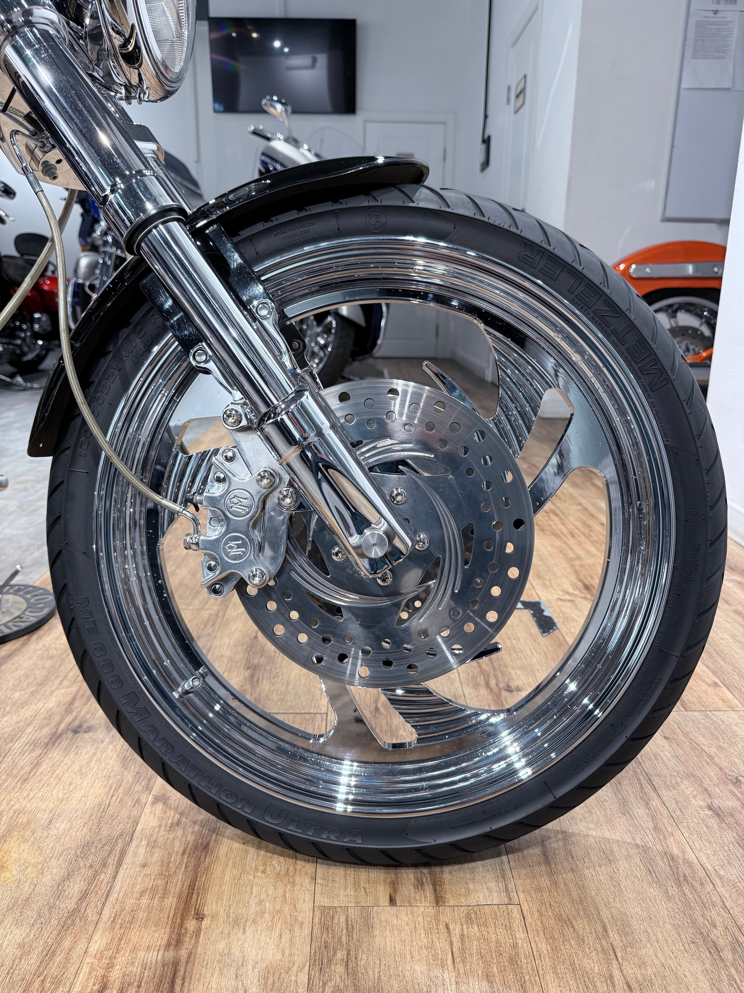 Breakout Custom. Hello Davidson, Москва. Только хорошие мотоциклы…