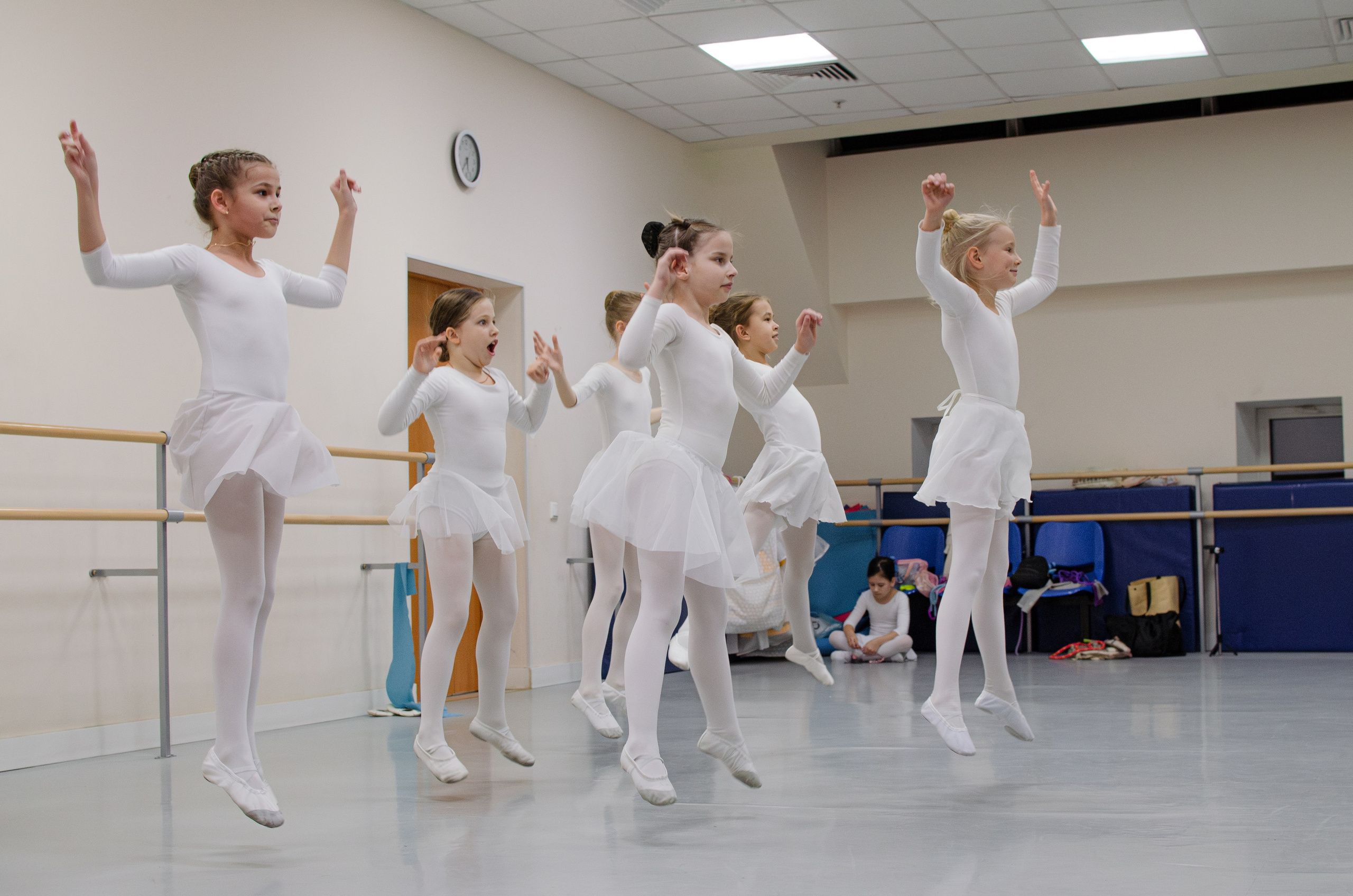 Хореографический коллектив «Русская тройка». Открытый урок младшей группы. Портретный и репортажный фотограф в Санкт-Петербурге Варвара Жукова