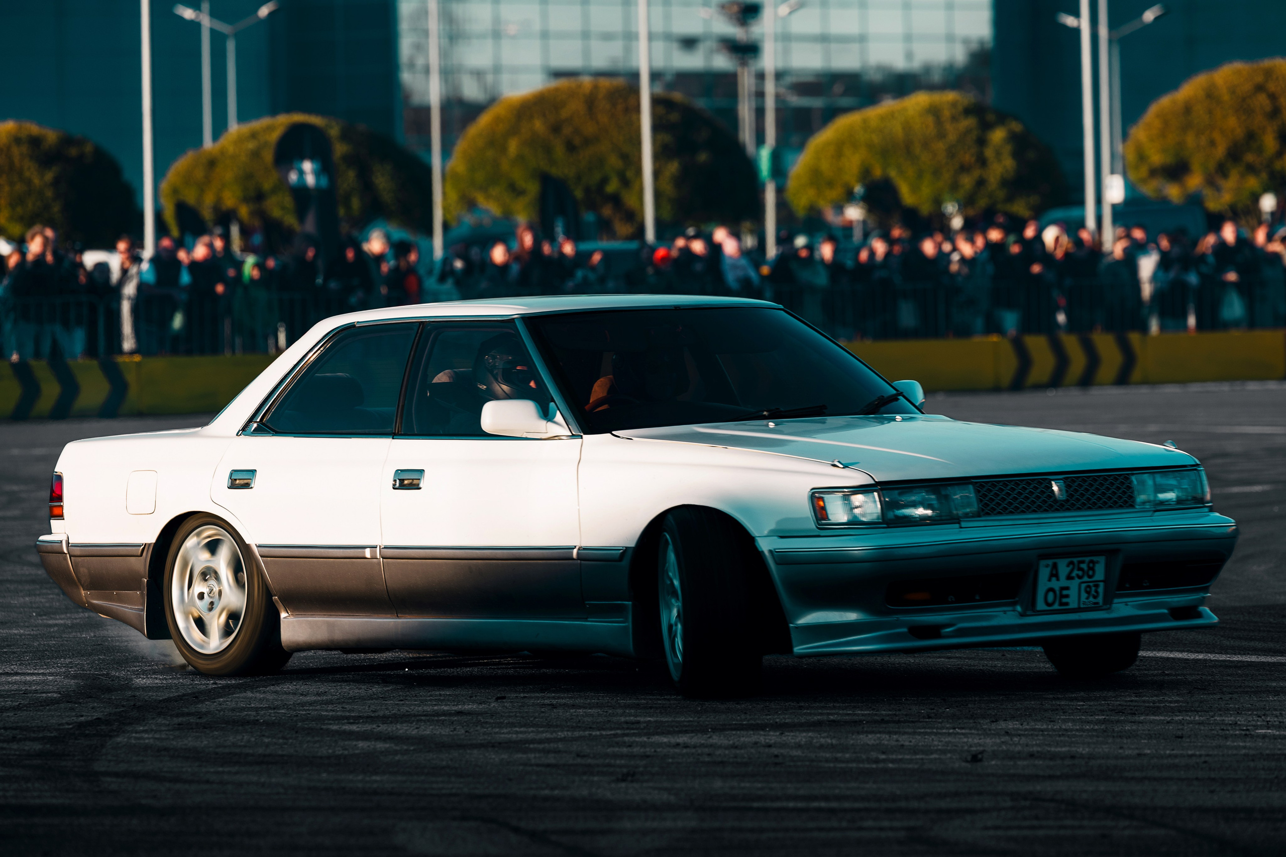 Фотографии закрытия сезона 2025 VibeSide — дрифт и автошоу у МЕГА Дыбенко, Санкт-Петербург