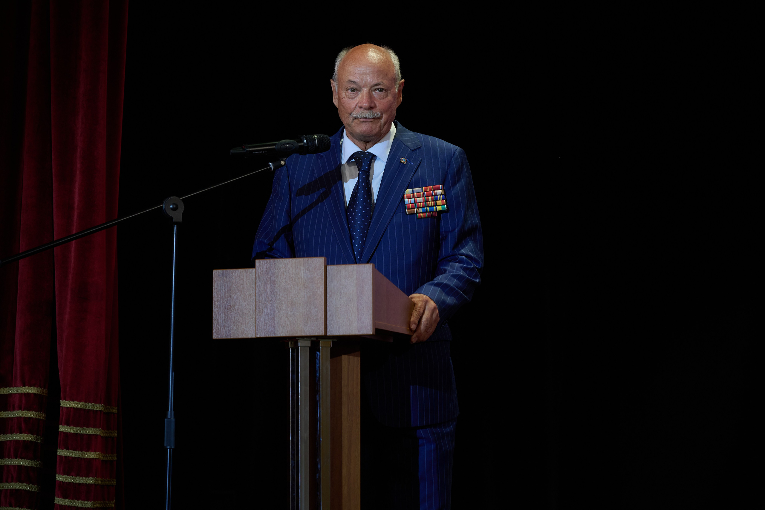 Церемония награждения медалями «Память Героев Отечества». Фотограф Роман Адлер