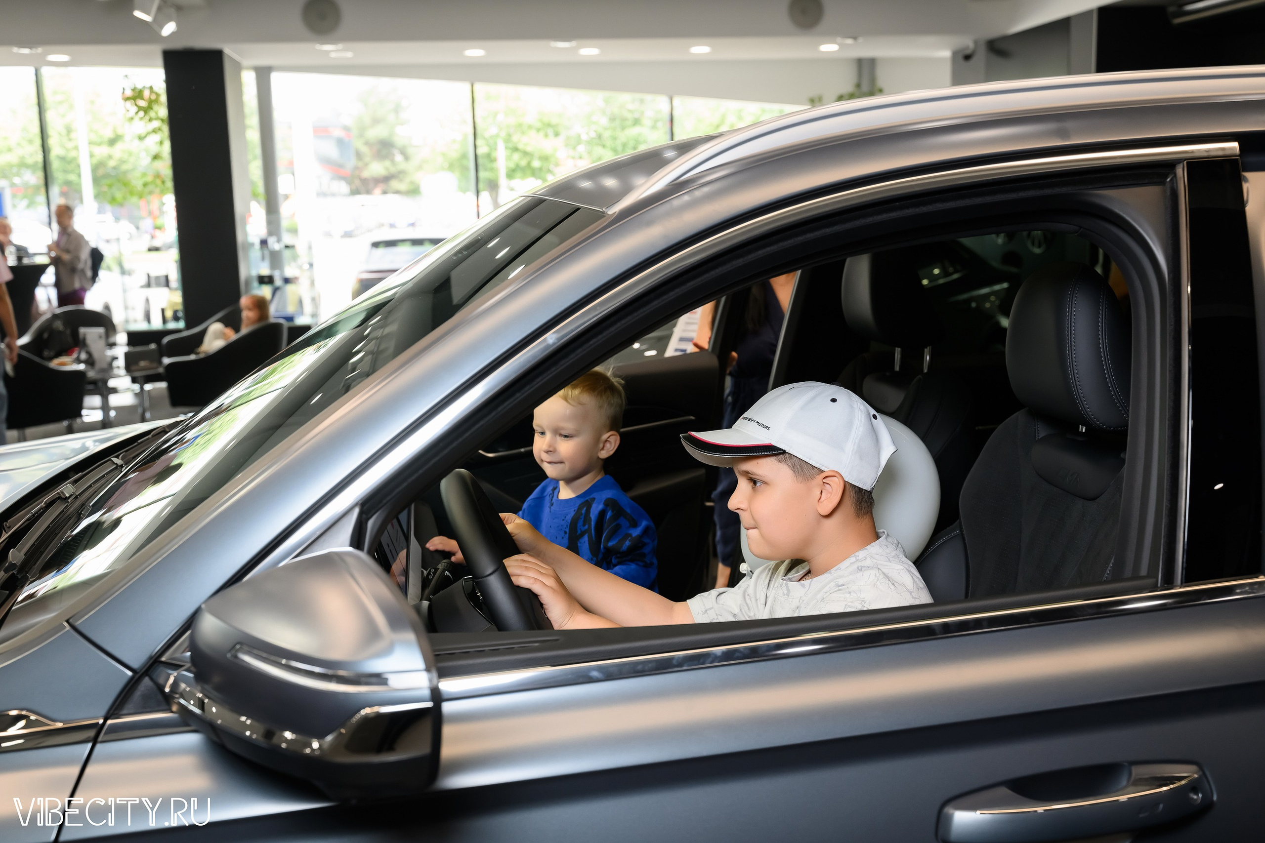 Презентация Geely Manjaro. VIBECITY.RU Вайб Сити Ру Фоторепортажи Фотоотчеты Калининград