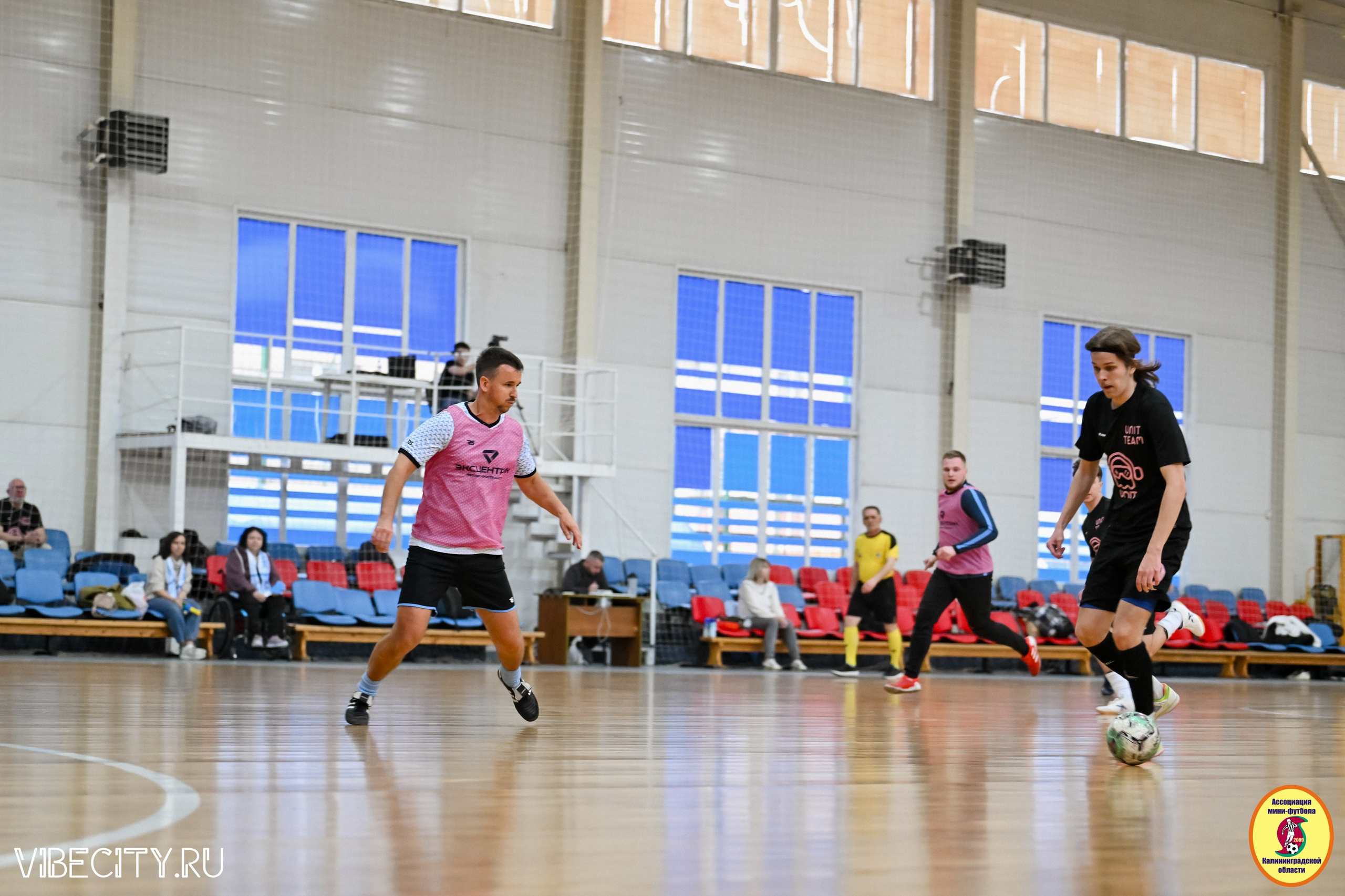 8 тур Корпоративной Бизнес-Лиги по футзалу. VIBECITY.RU Вайб Сити Ру Фоторепортажи Фотоотчеты Калининград