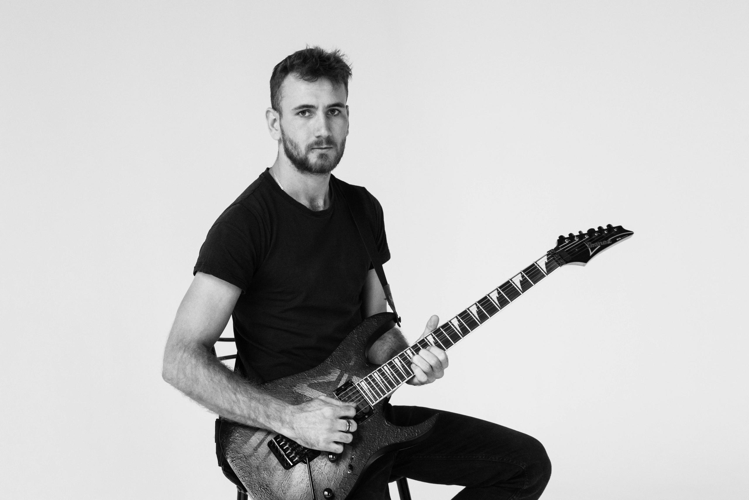 СТУДИЯ. Уличный фотограф Города N