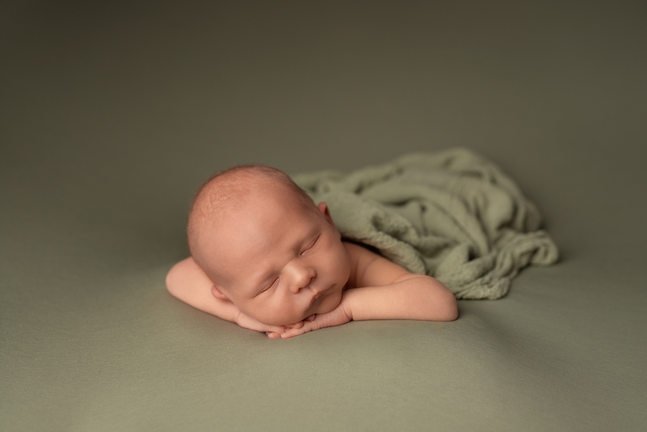 Мальчики. Фотограф новорождённых Волгоград Волжский Дарья Рыскаль