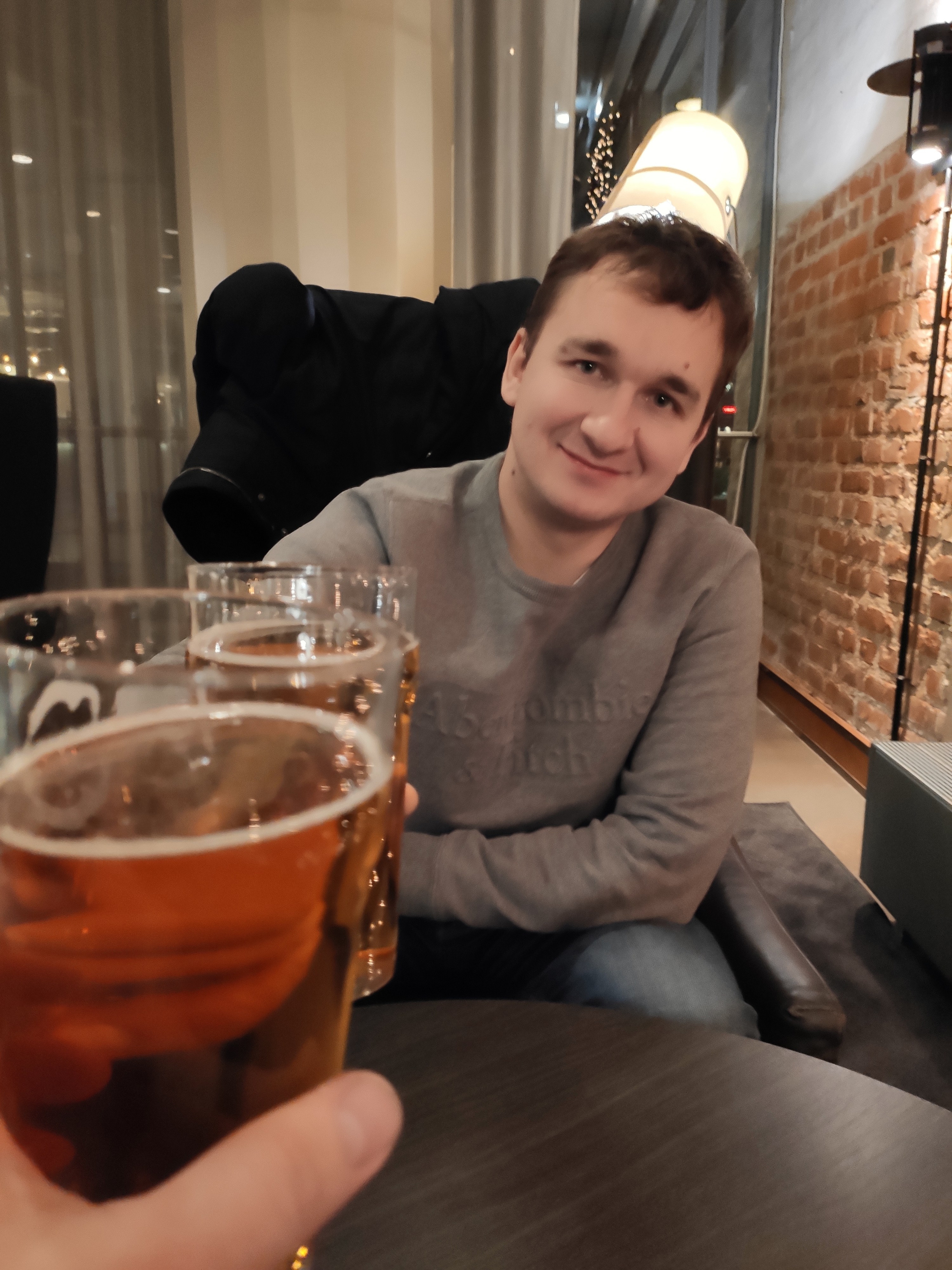 Саня готовится на утро в путь домой, а у нас еще только середина отдыха.