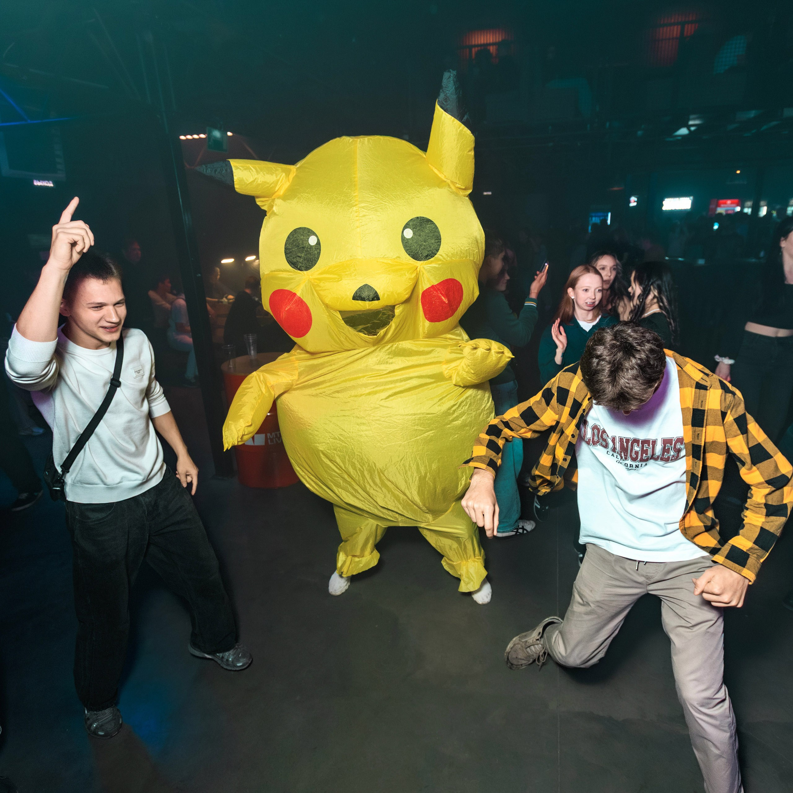 День первокурсника | Свобода. Репортажный фотограф Екатеринбург | Яркий, качественный репортаж | Концерты, клубы, репортаж, праздники, корпоративы