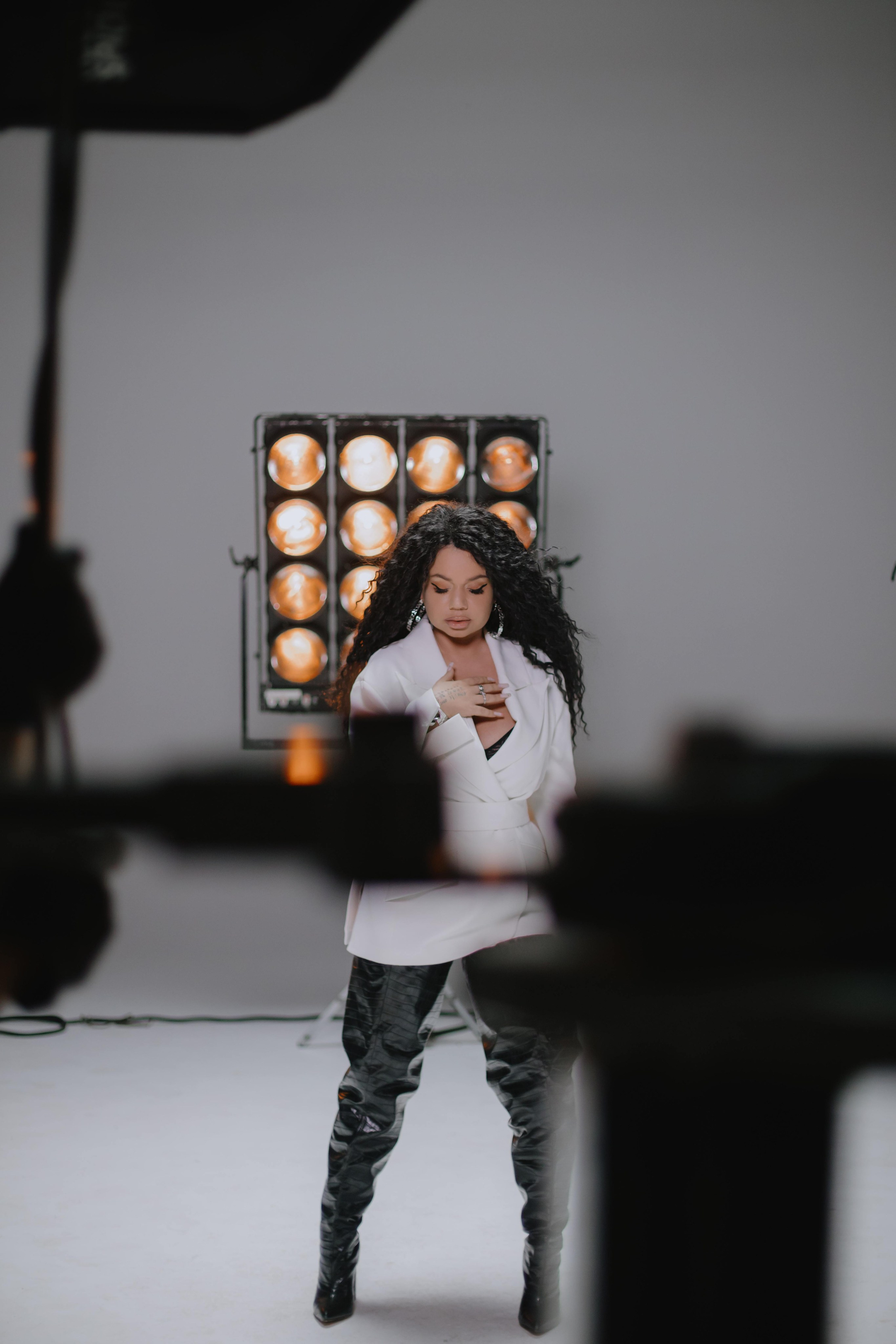 Съемка клипа Юлианны Карауловой и Бьянки. Фотограф в Москве и Санкт-Петербурге Дарина