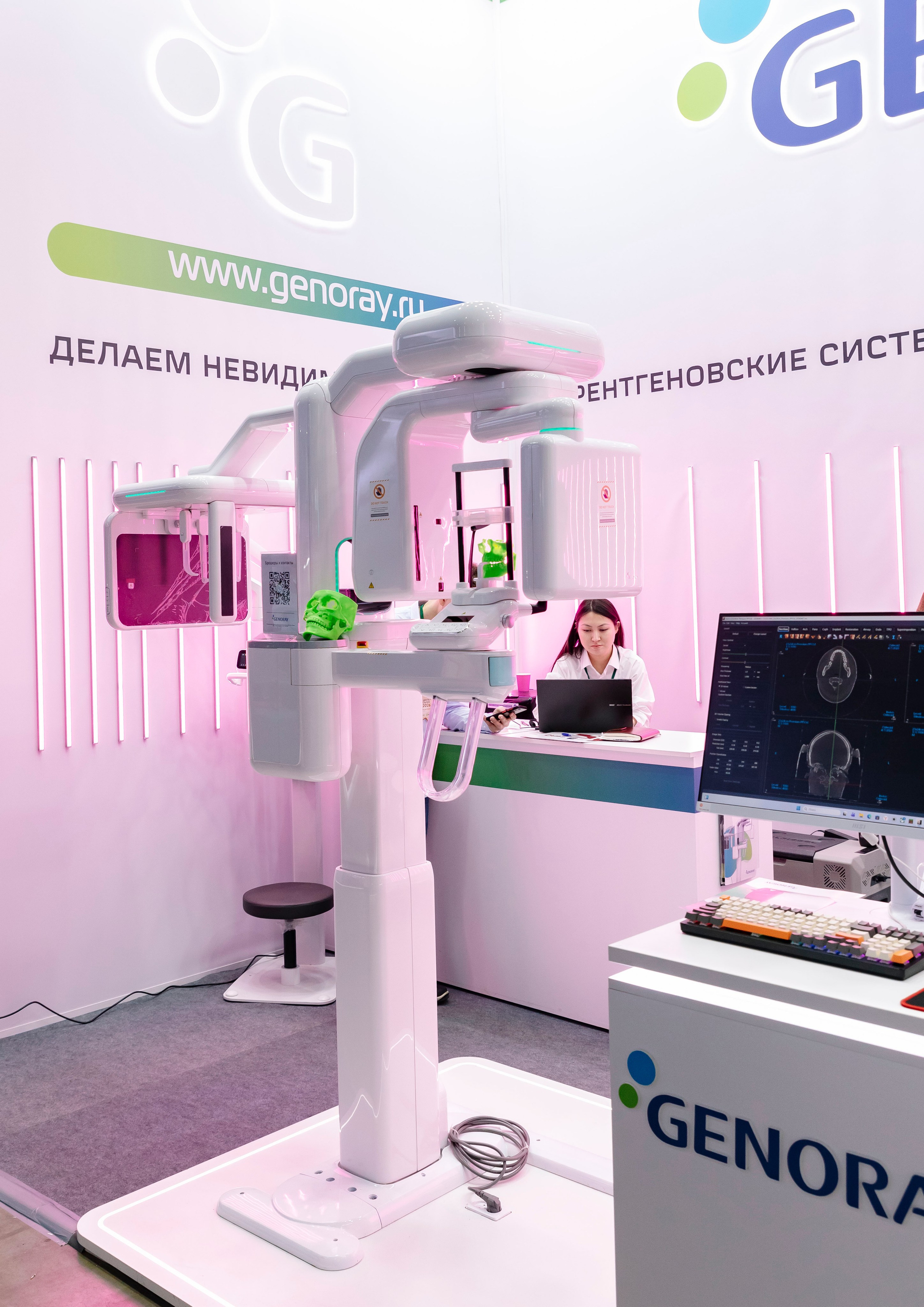 Стоматологическая выставка Dental Salon 2026. Профессиональный фотограф в Москве | Заказать фотосессию и съемку