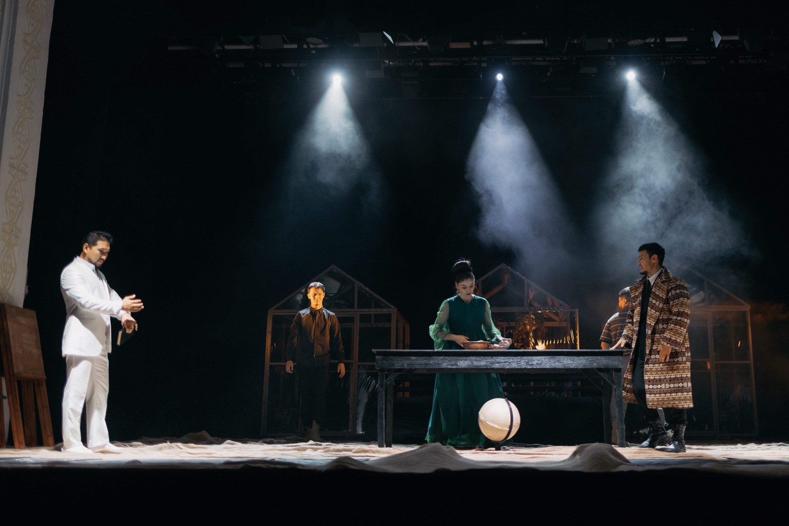 Макондо по мотивам романа Г. Маркеса «Сто лет одиночества». Режиссёр Даниил Филиппович