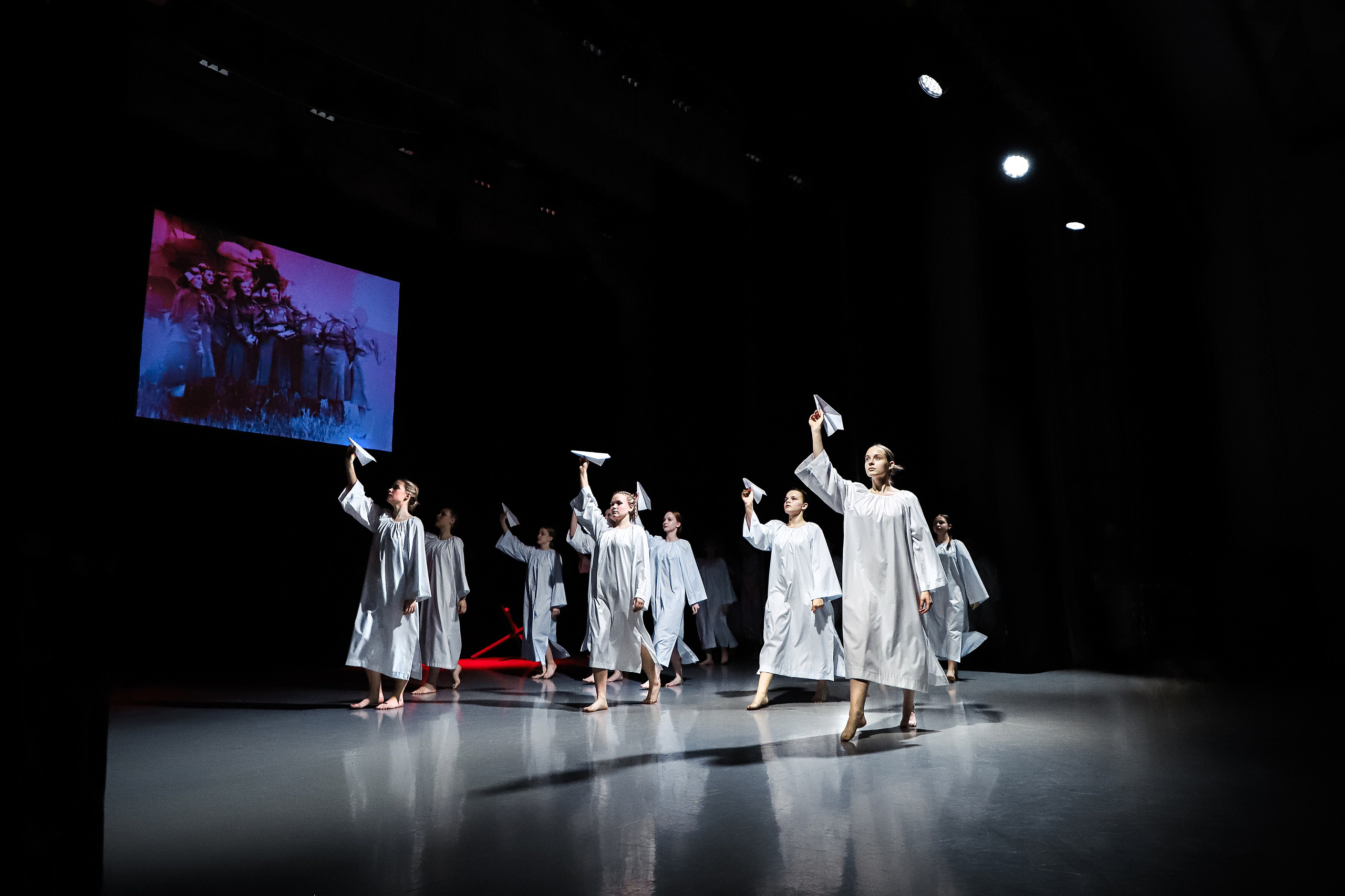 Спектакль Победа — имя женское. Александра, репортажный и событийный фотограф