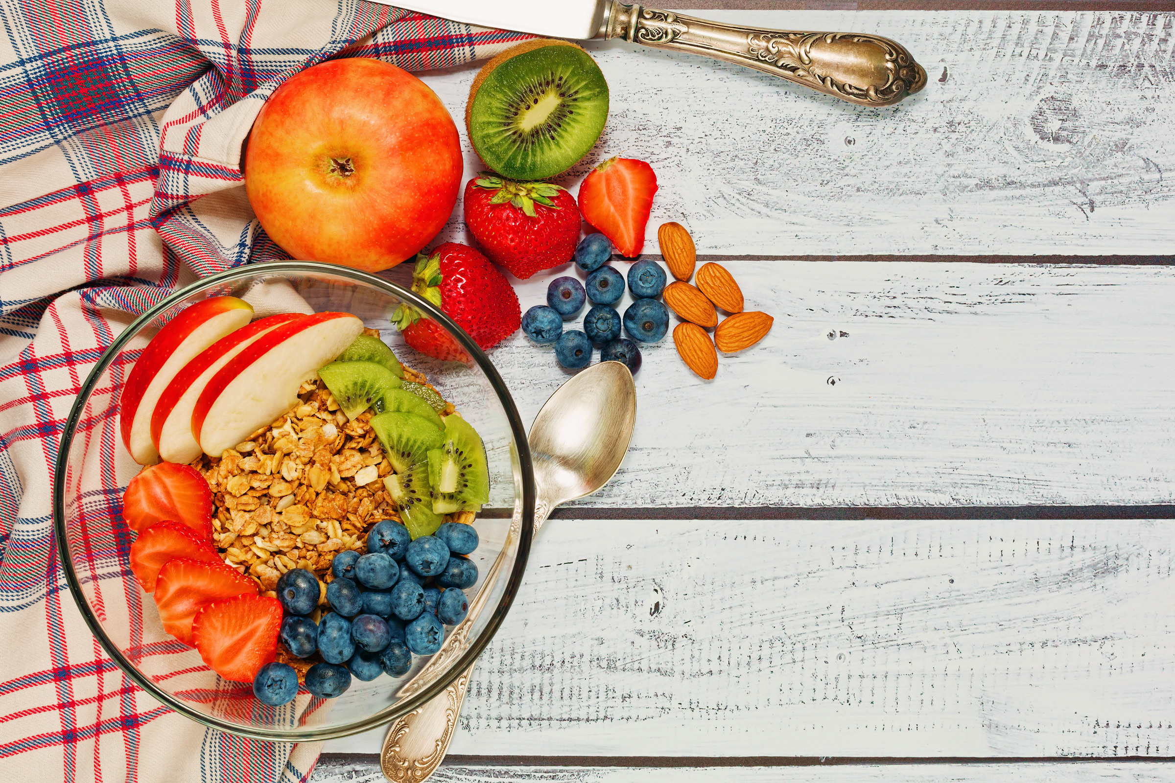 Контент. Фотограф Ян Ванкер: продуктовая и fashion фотография в Сербии