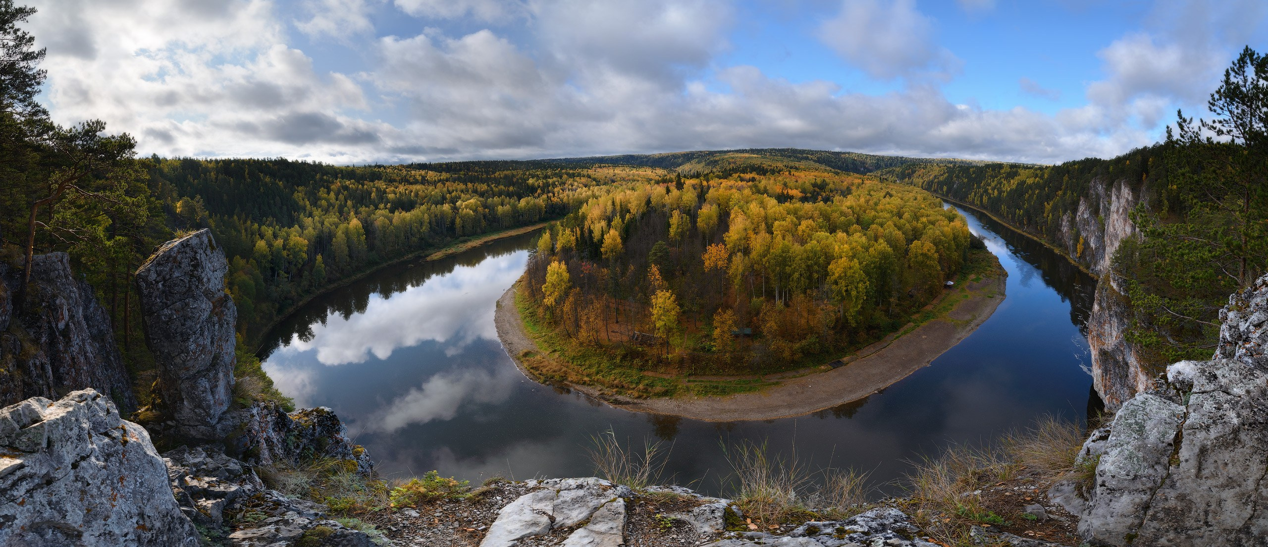Осенняя панорама с вершины Омутного