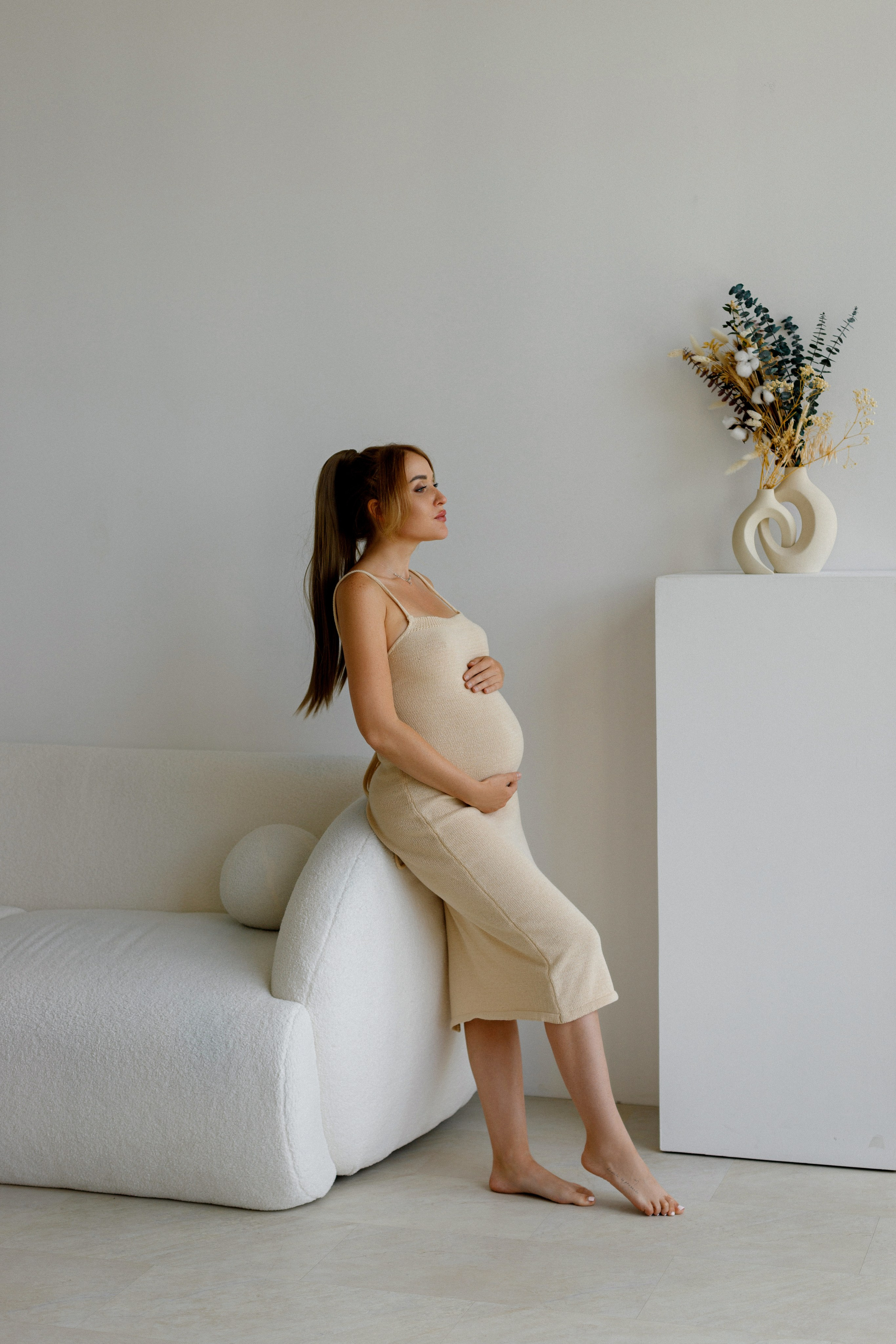Фотосессия беременности в фотостудии Лофт 13. Фотограф Александра Сыщенко