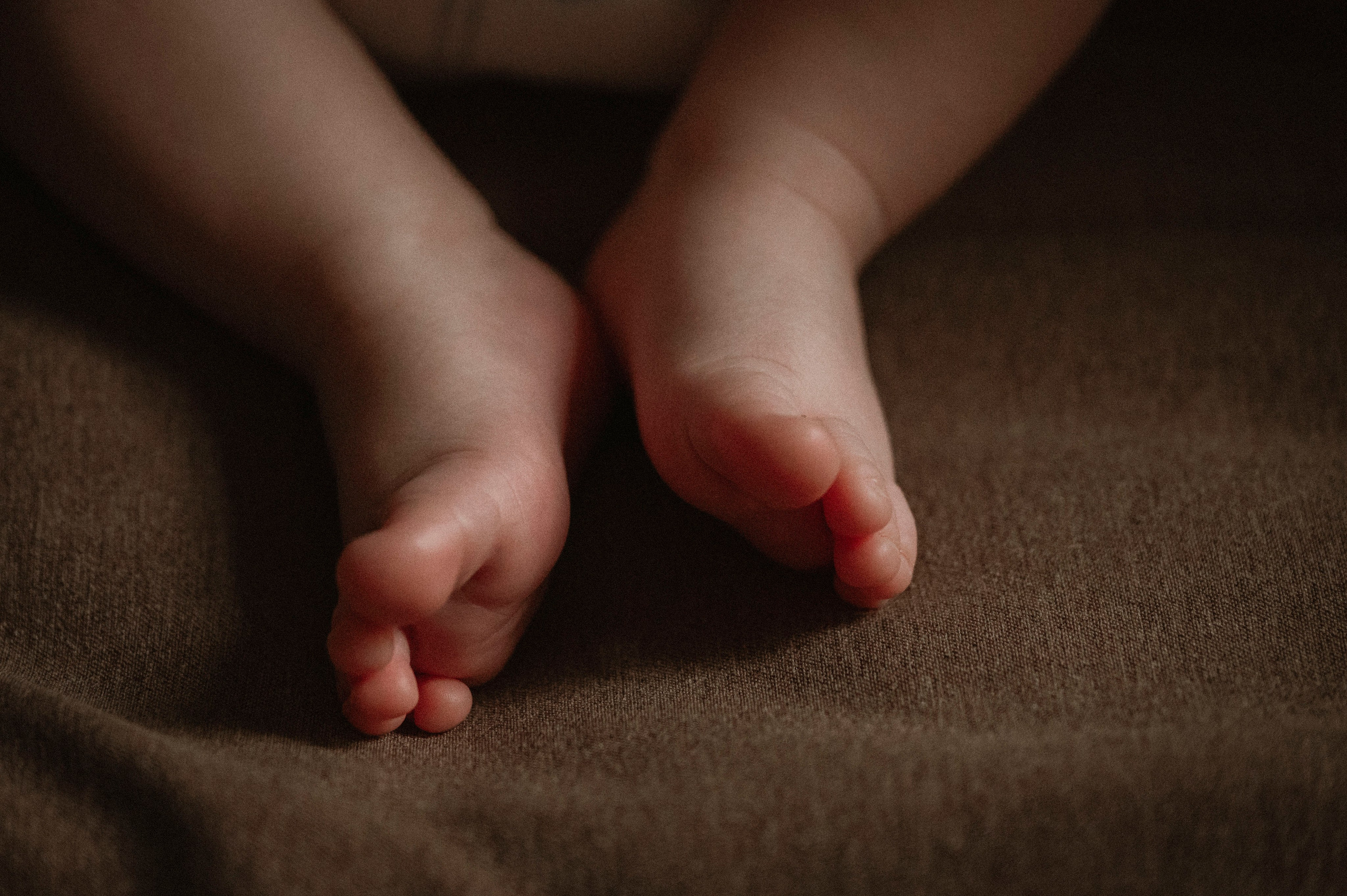 Семейная домашняя фотосессия. Профессиональный фотограф беременности в СПБ. Стильные фотосессии беременности в стиле минимализм и классическая фотография