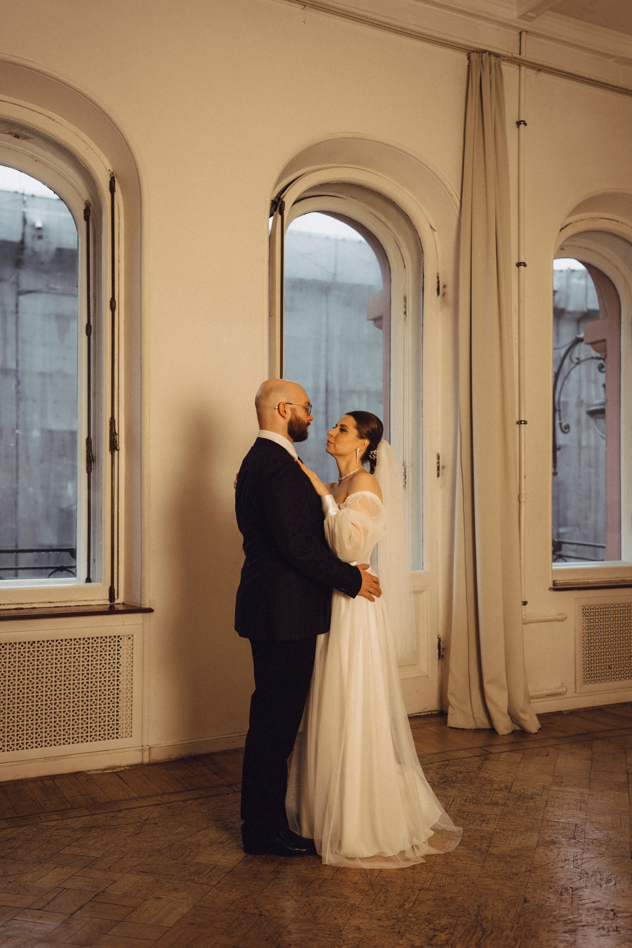 СВАДЕБНАЯ СЬЕМКА ВО ВТОРОМ ДВОРЦЕ (ДЕКАБРЬ) ТАКЖЕ СЬЕМКА В СТУДИИ НА ЧЕРНЫШЕВСКОЙ. Профессиональный фотограф, Санкт-Петербург — Виктория Богомолова