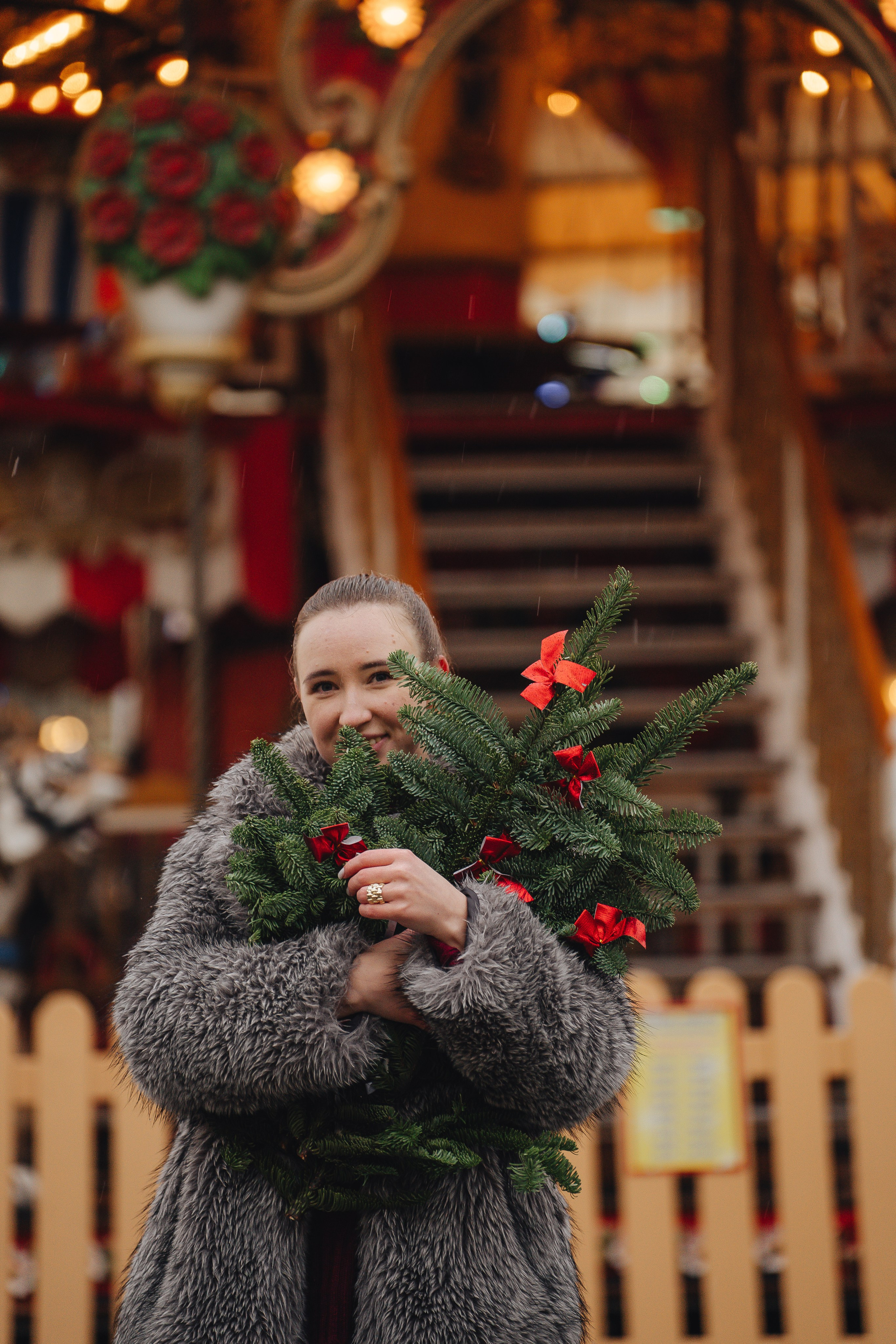 ПРОГУЛКА НА МАНЕЖНОЙ ПЛОЩАДИ ДЛЯ ДЕВУШКИ ПЕРЕД НОВЫМ ГОДОМ (НОВОГОДНЯЯ ФОТОСЕССИИЯ НА МАНЕЖНОЙ ПЛОЩАДИ). Профессиональный фотограф, Санкт-Петербург — Виктория Богомолова