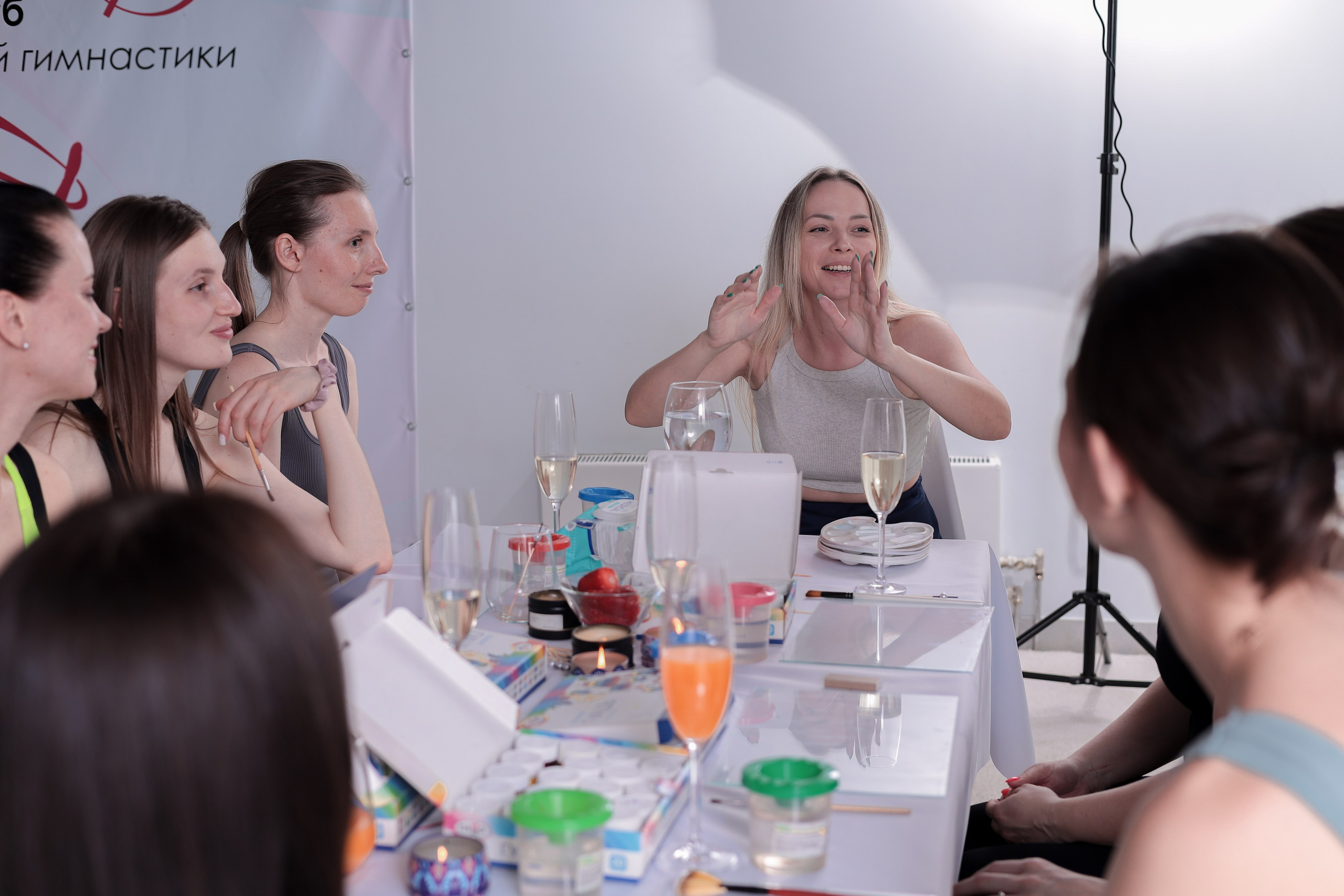 Арт-терапия + аэройога. Фотограф Надршина Лилия