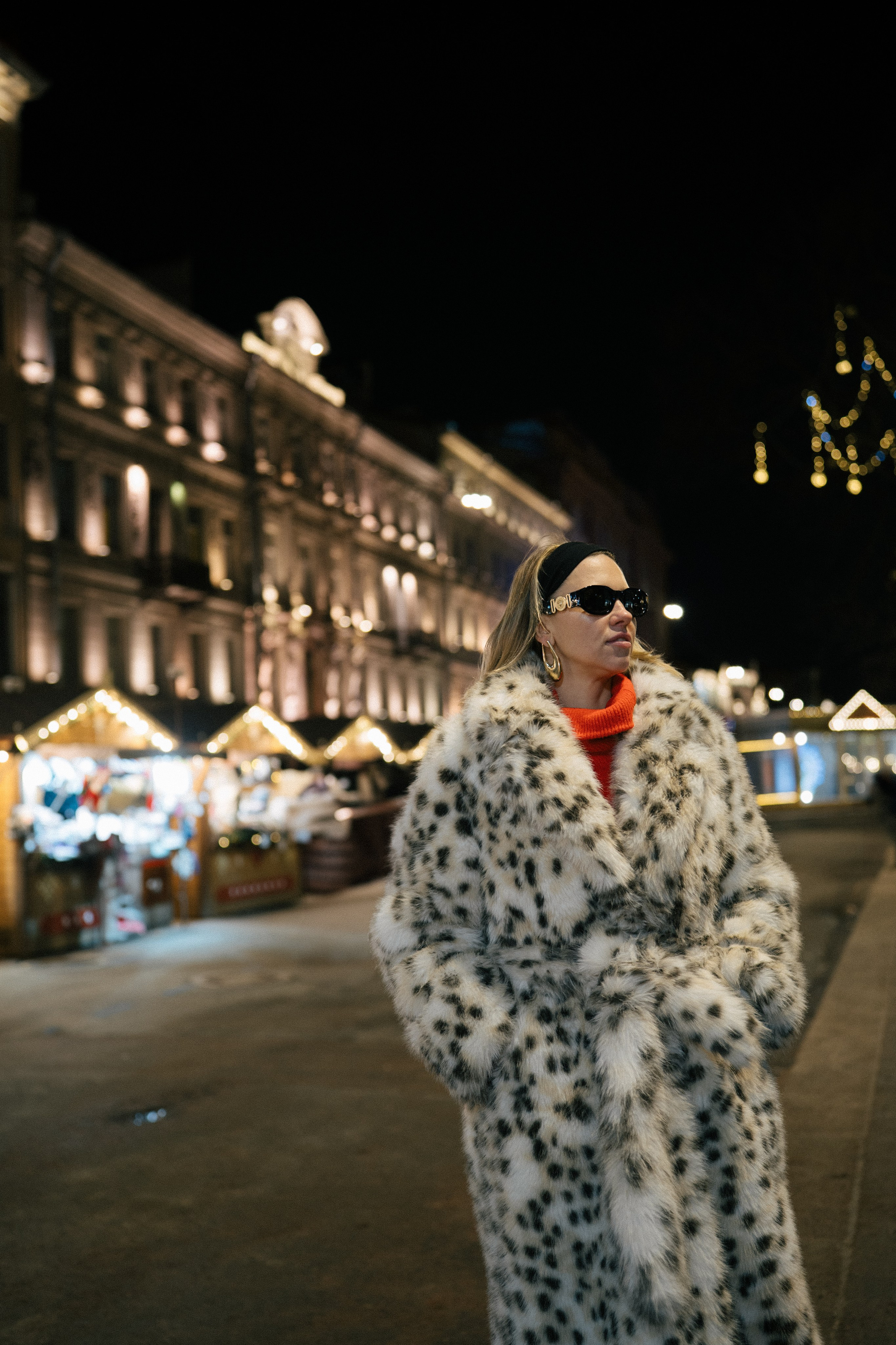 ПРОГУЛКА НА МАНЕЖНОЙ ПЛОЩАДИ ДЛЯ ДЕВУШКИ ПЕРЕД НОВЫМ ГОДОМ (НОВОГОДНЯЯ ФОТОСЕССИИЯ НА МАНЕЖНОЙ ПЛОЩАДИ). Профессиональный фотограф, Санкт-Петербург — Виктория Богомолова