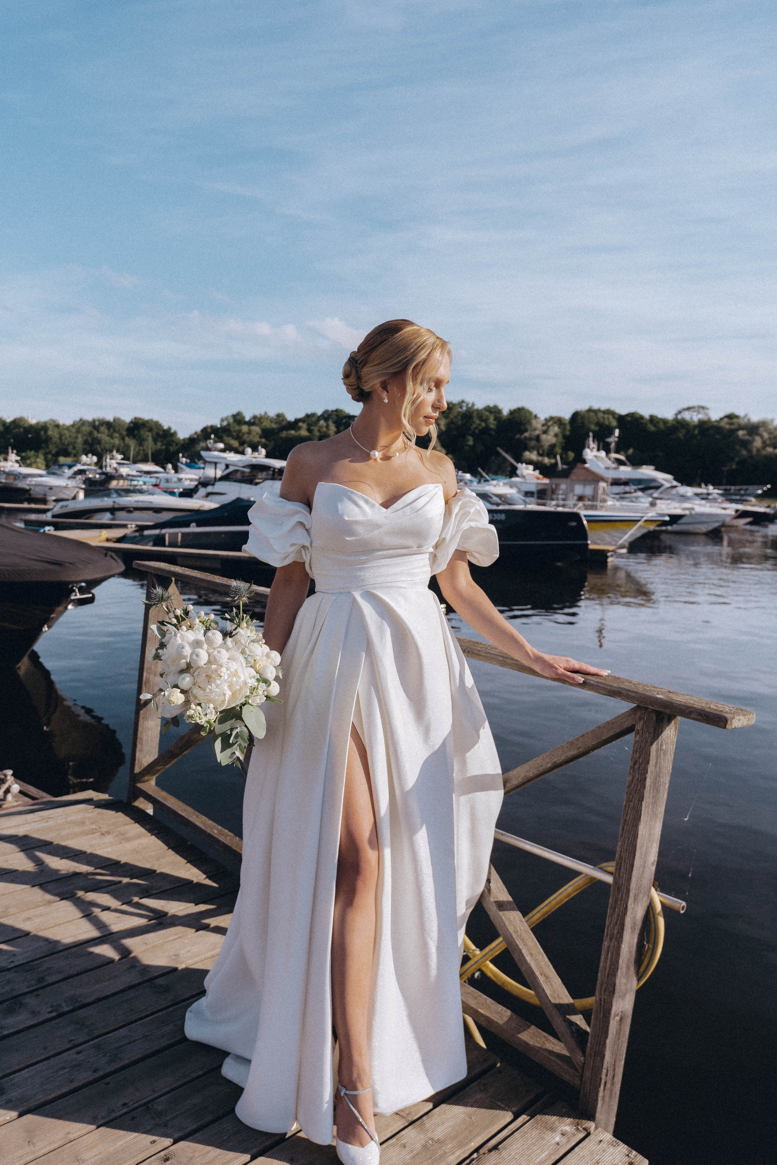 СВАДЕНБНАЯ СЬЕМКА НА КАТЕРЕ ПО КАНАЛАМ САНКТ-ПЕТЕРБУРГА И В АКВАТОРИИ НЕВЫ. Профессиональный фотограф, Санкт-Петербург — Виктория Богомолова