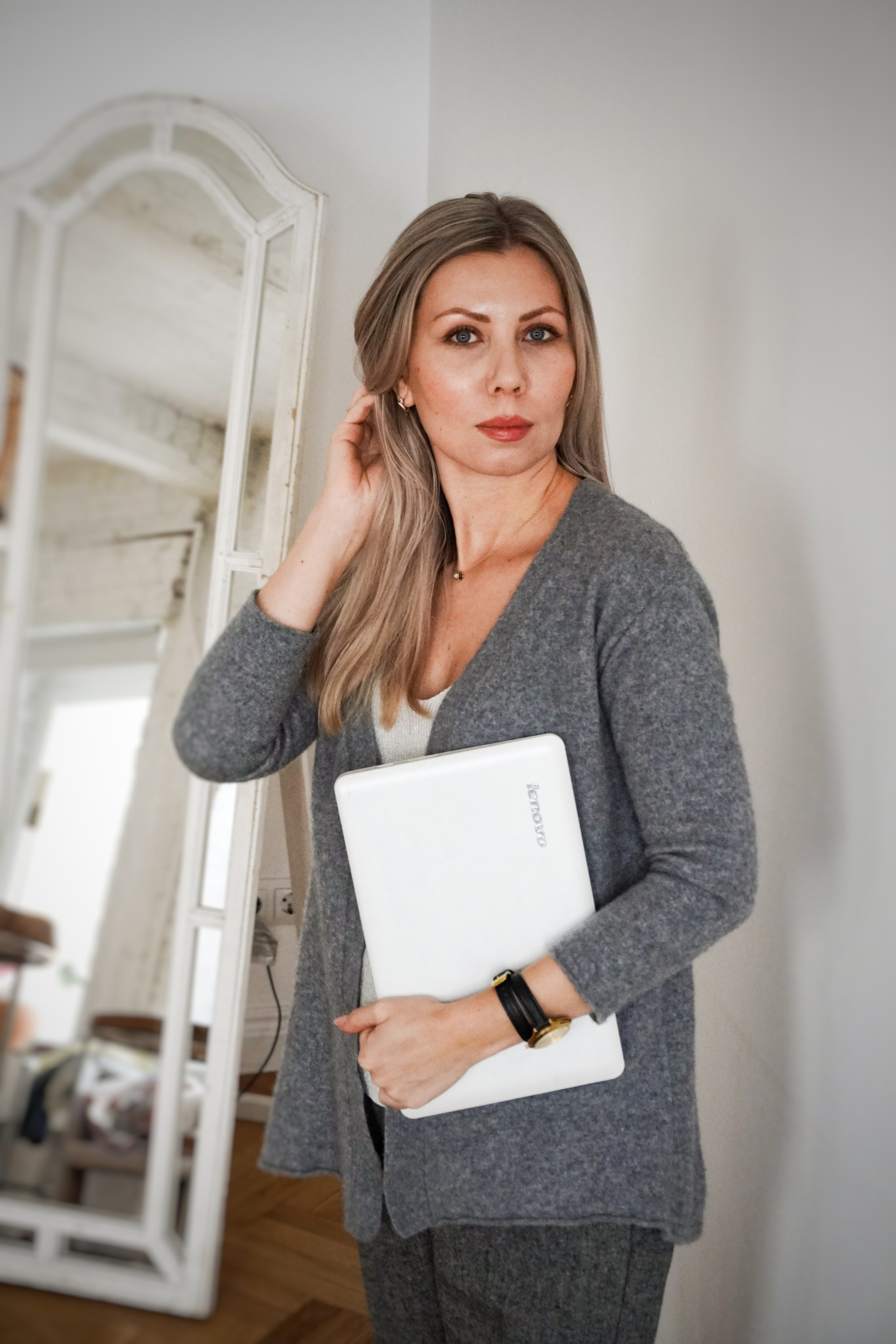 Деловой портрет. Кузнецова Мария — профессиональный фотограф в Санкт-Петербурге | Предметная фотосъёмка, модельные тесты, актёрское портфолио, концерты