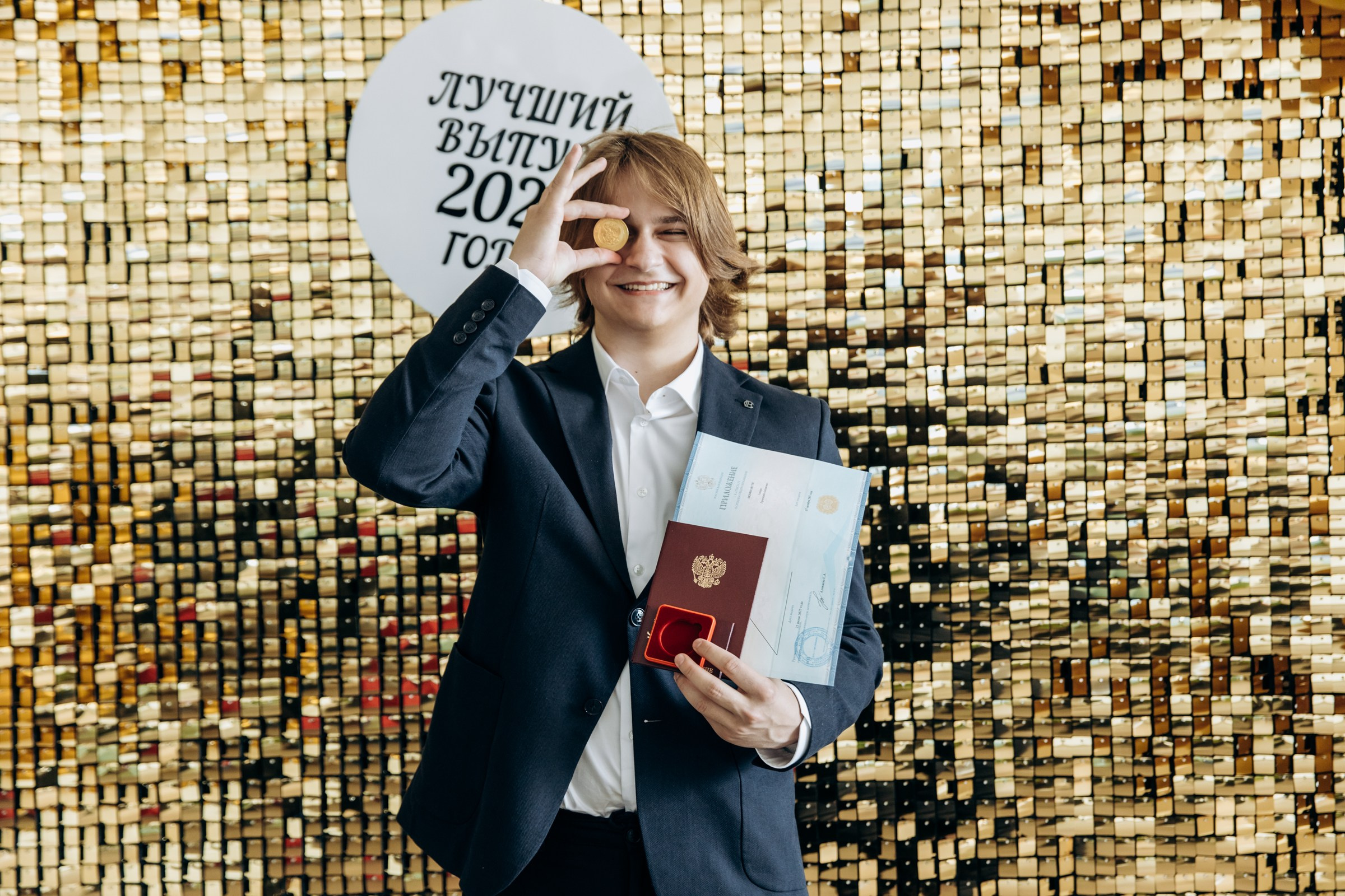 Школьники. Ищем лучшие локации. Снимем как в кино (съёмка выпускных, альбомы для 9-11 классов). Фотограф в Крыму — Федор зайцев. Свадебная, семейная и портретная съёмка. Фотографии для контента, для бизнеса. Корпоративная съёмка