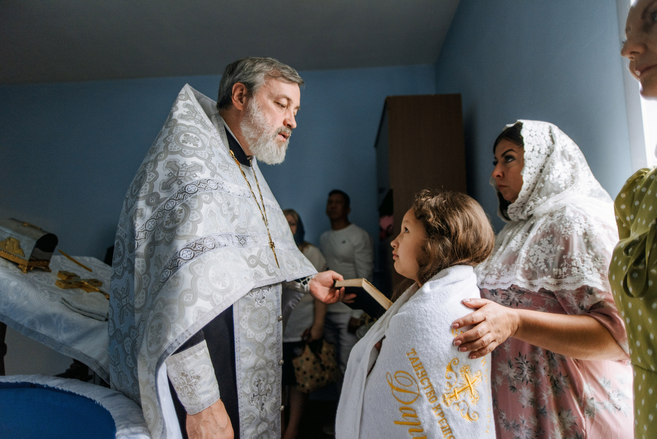 Крещение Даши и Алены. Семейный документальный фотограф в Волгограде Мариэта Додина