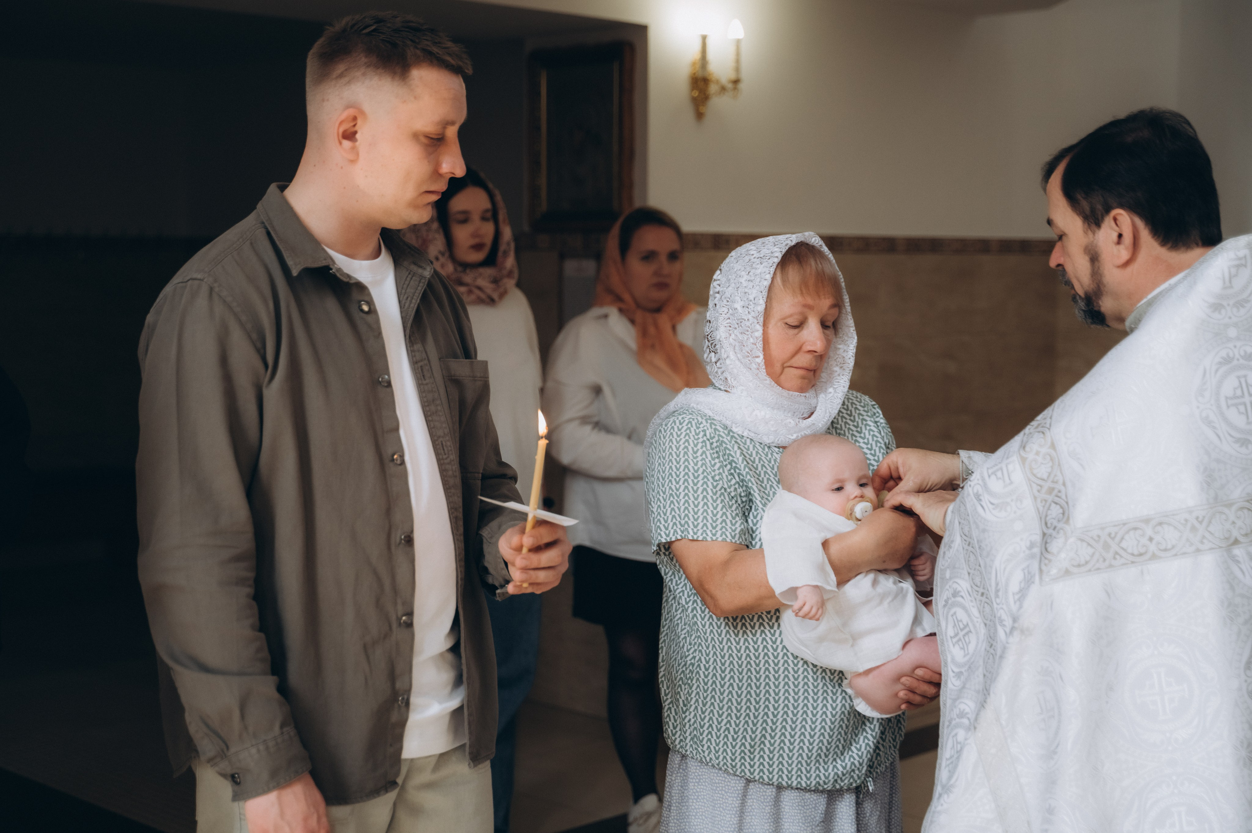 Крещение Корнелии (ХРАМ СВЯТИТЕЛЯ ЛУКИ КРЫМСКОГО). Семейный фотограф в Минске Дарья Дреко