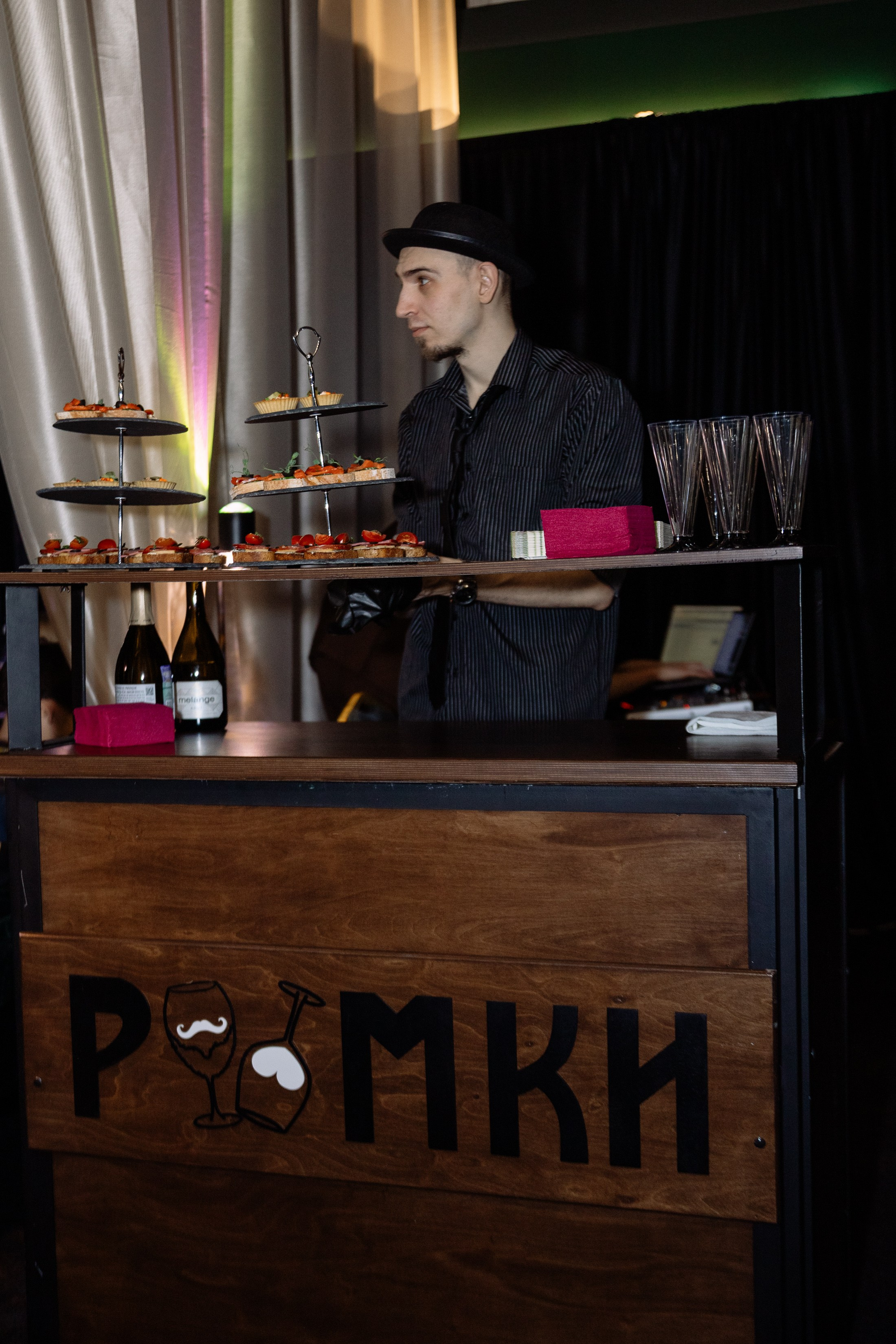 Поэтический вечер с Игорем Бушмелевым и Никой Станиславчик. Фотограф Юлия Мальцева