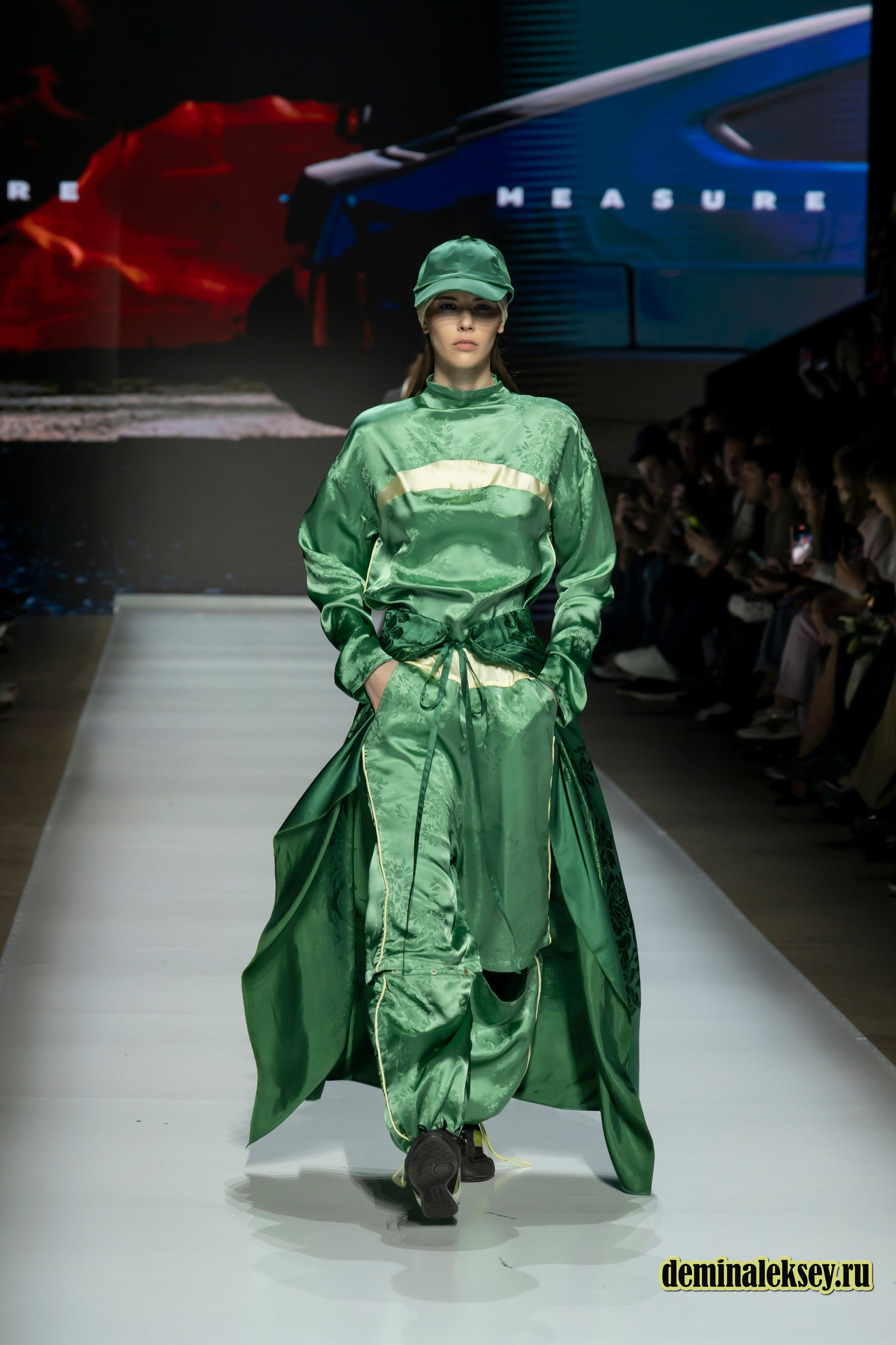 Московская неделя моды 2024 4 октября дизайнер Measure Махачкала. Репортажный, семейный и студийный фотограф в Москве Демин Алексей