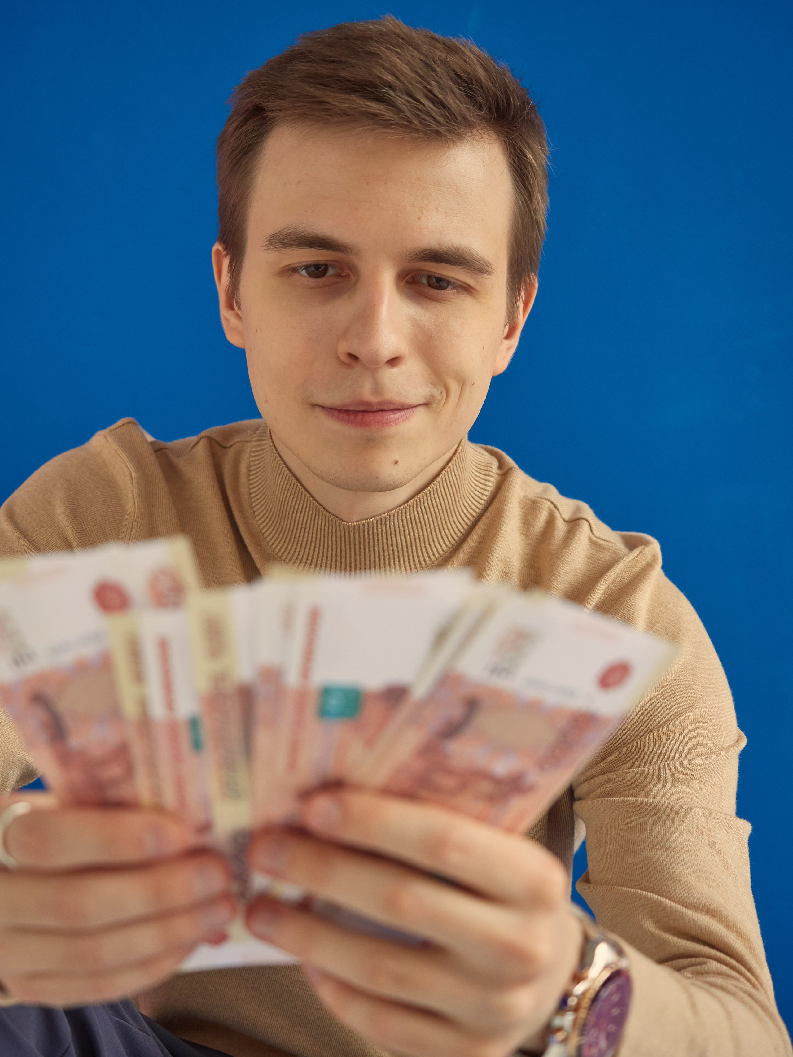 Павел (наставник коучей и комик). Главная